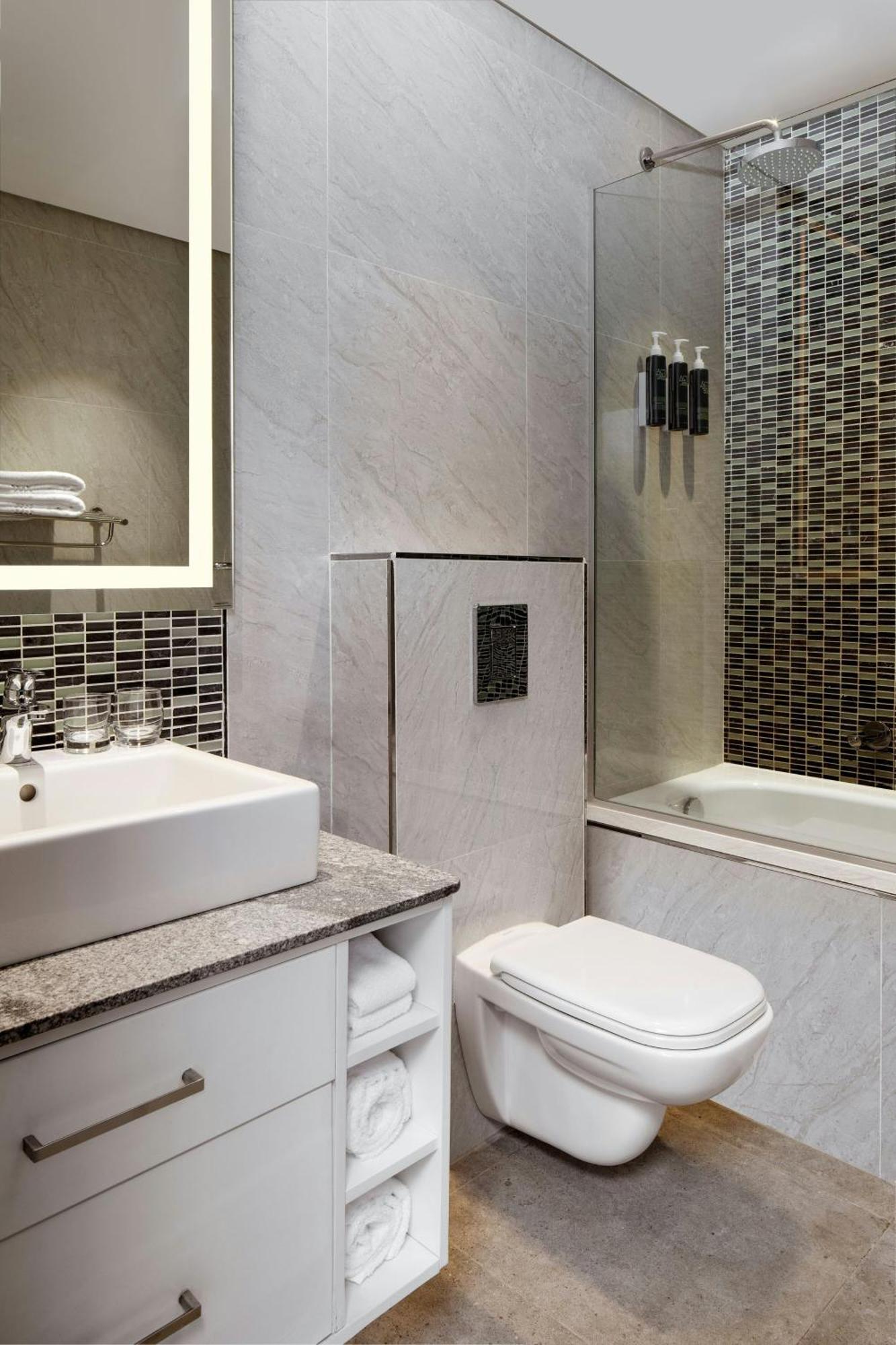 King Room Inland View