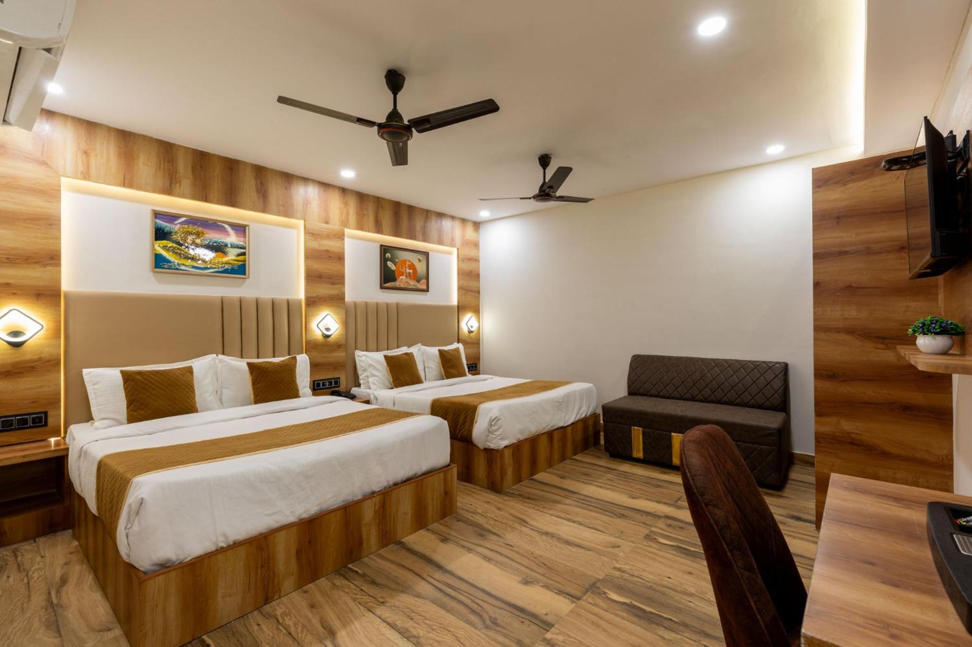 Deluxe Family Room