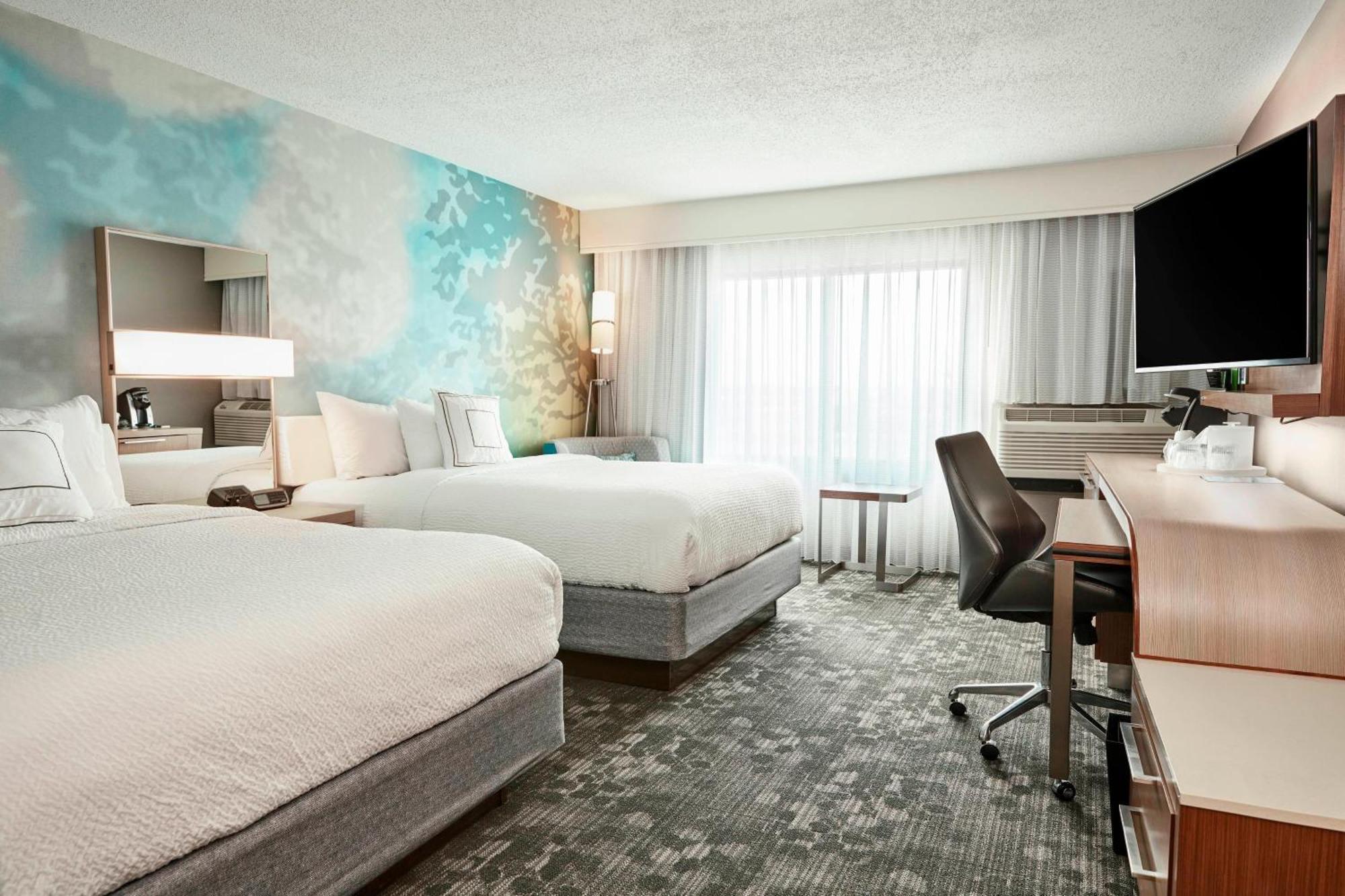 Queen Room Two Queen Beds Hearing Accessible
