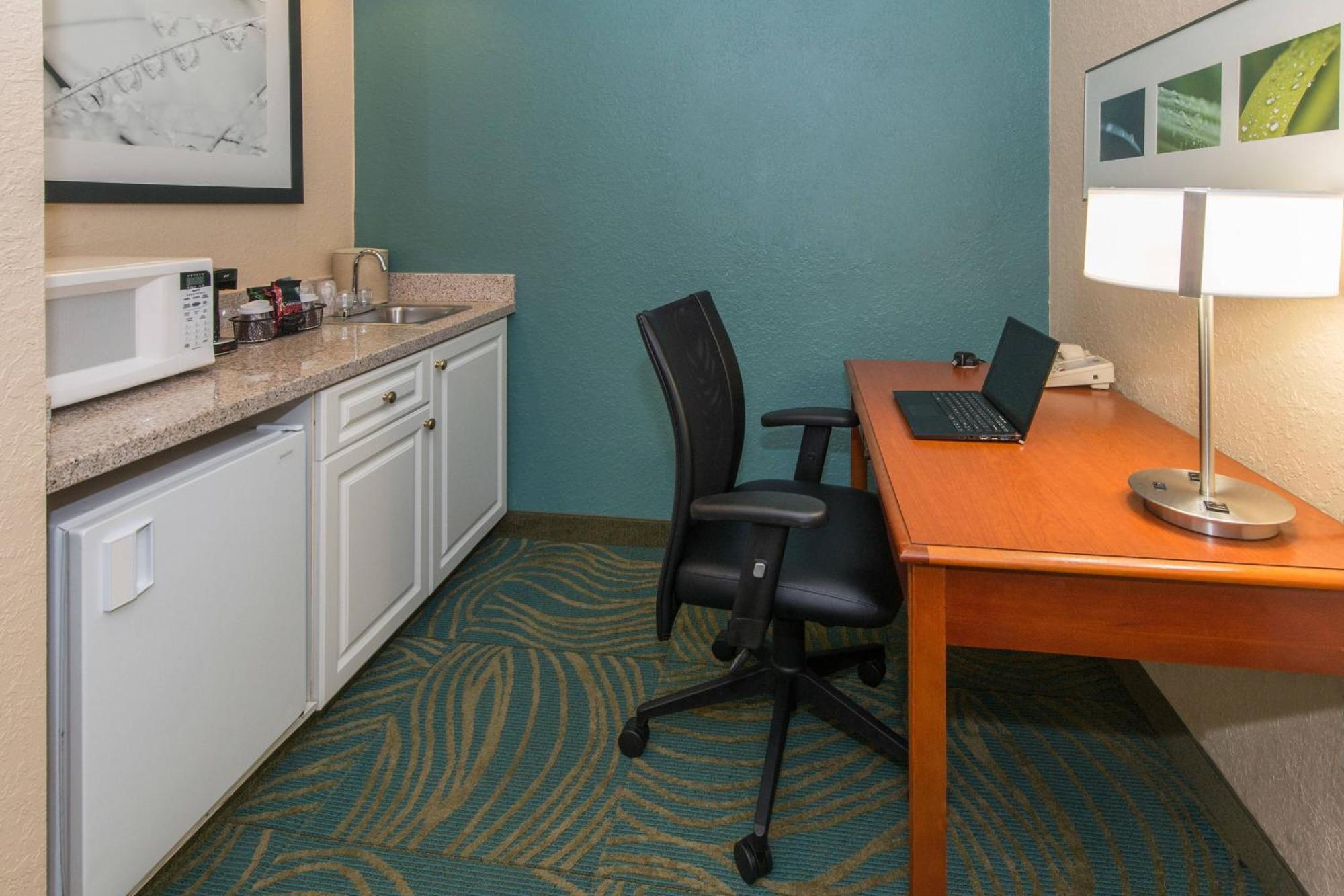 King Suite with Roll-In Shower and Trundle Sofa - Mobility Access/Hearing Accessible