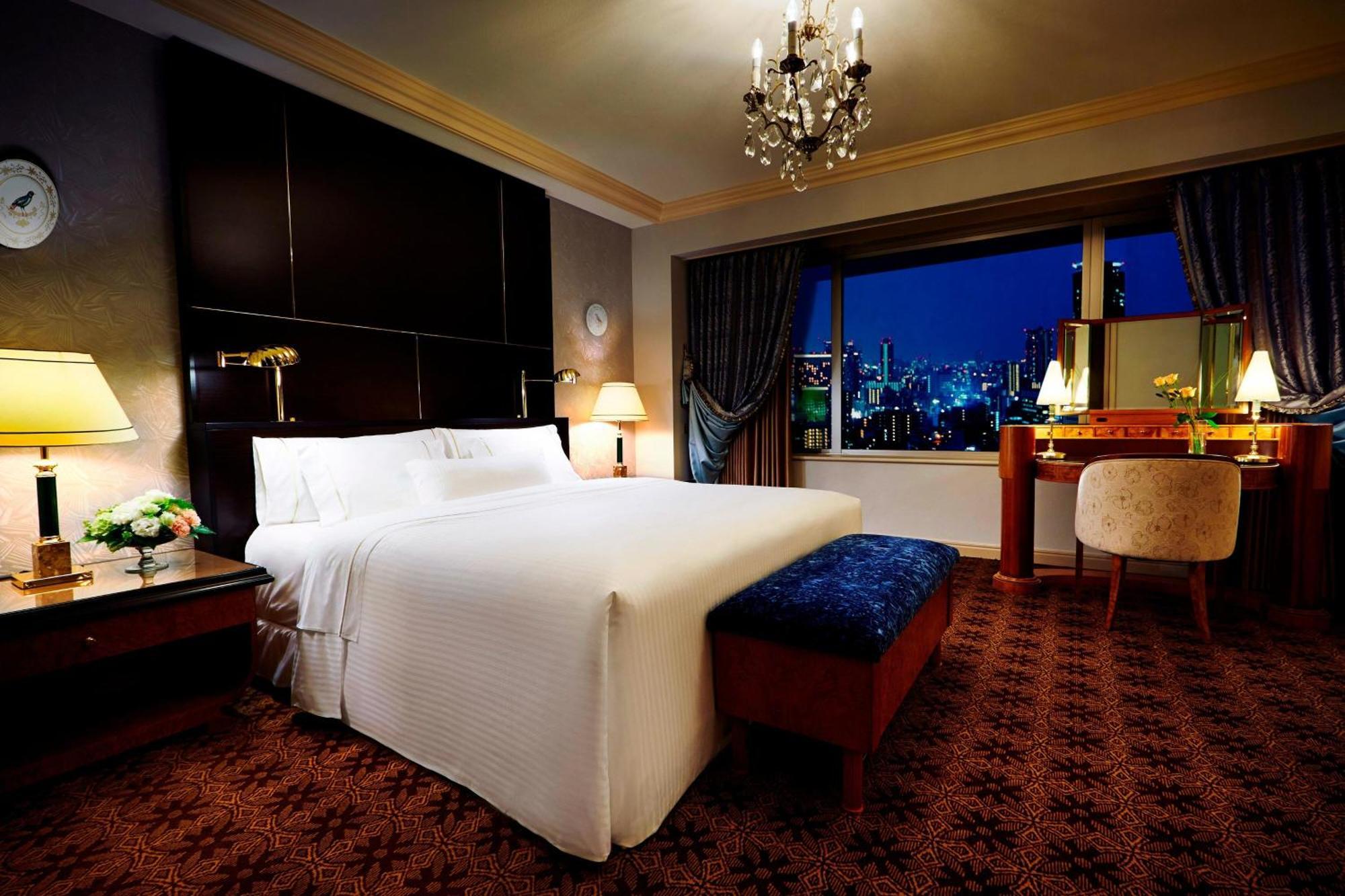 Executive King Suite High Floor or Executive Lounge Access
