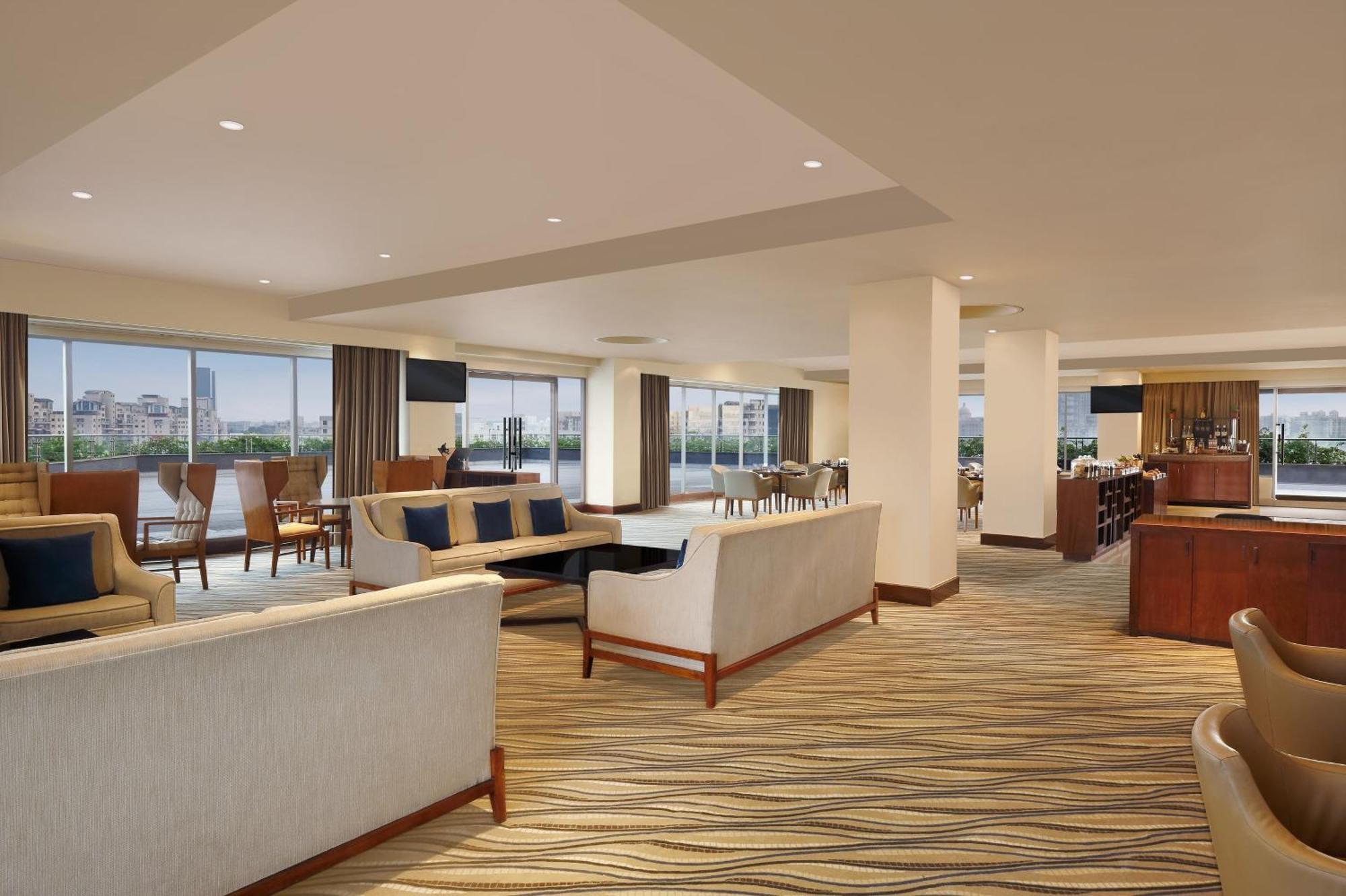Presidential Suite1 King City view Enjoy 11 on beverages during Golden Hours 4-8PM Mon-Sat