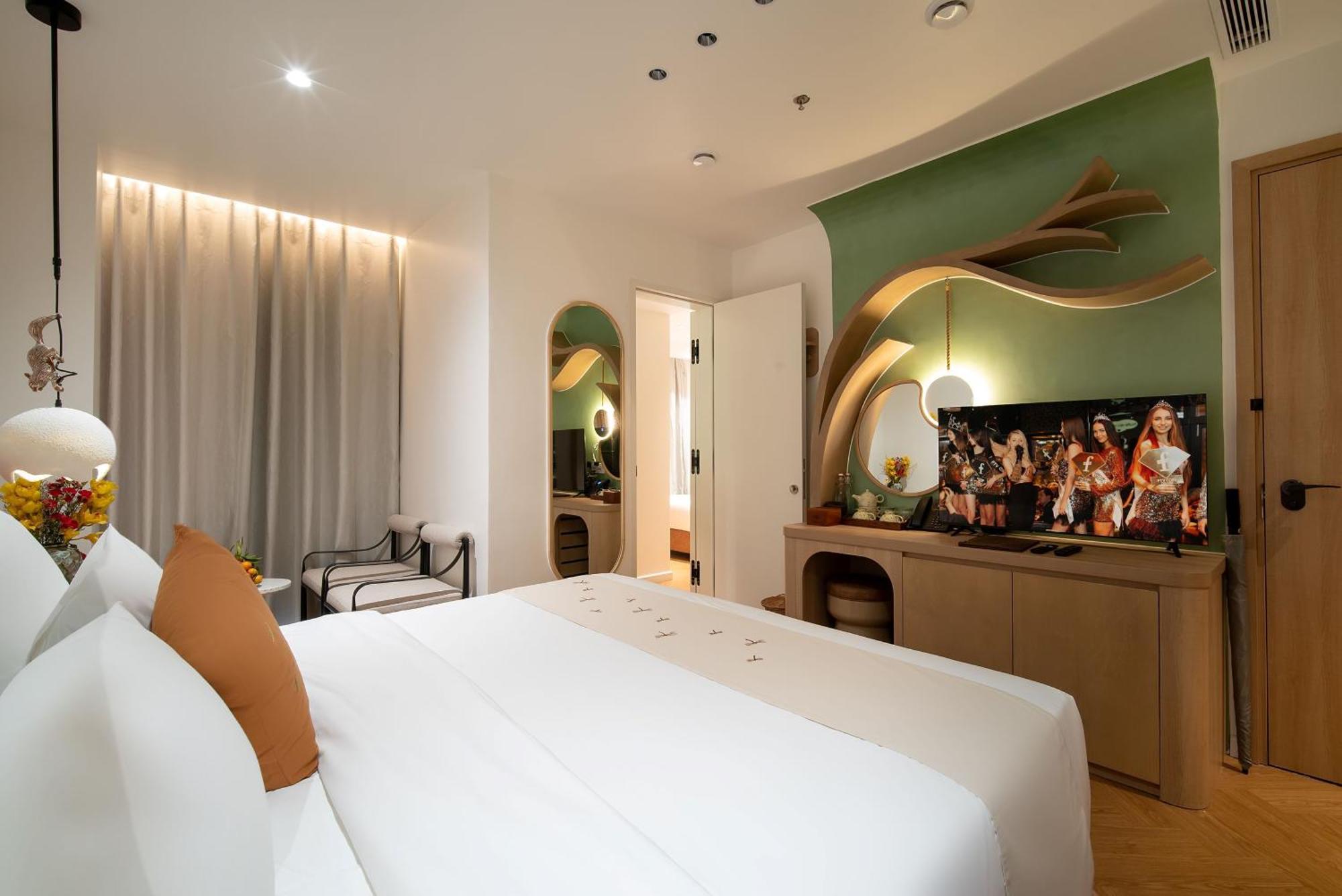 Family Premium Connecting Suite City View Once-time minibar