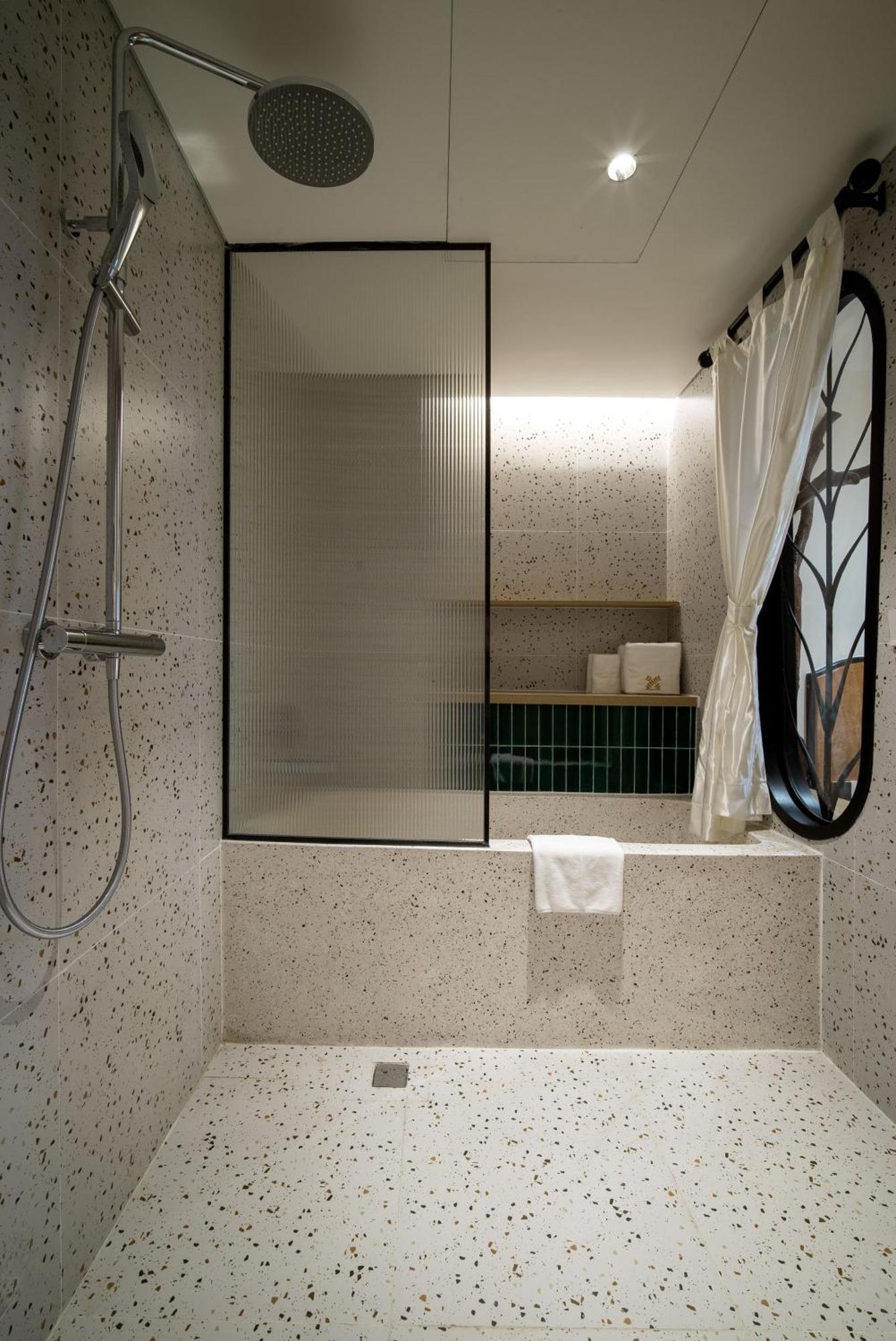 Family Premium Connecting Suite City View Once-time minibar