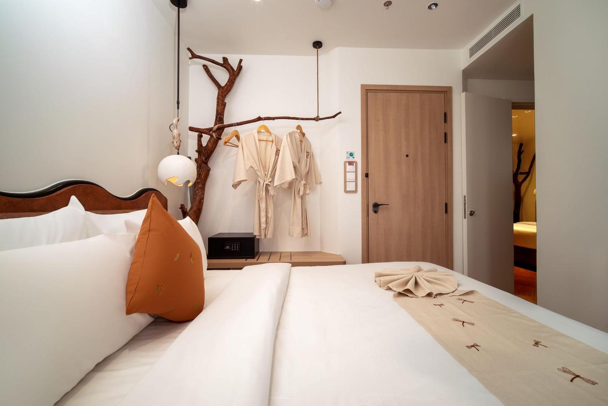 Family Premium Connecting Suite City View Once-time minibar