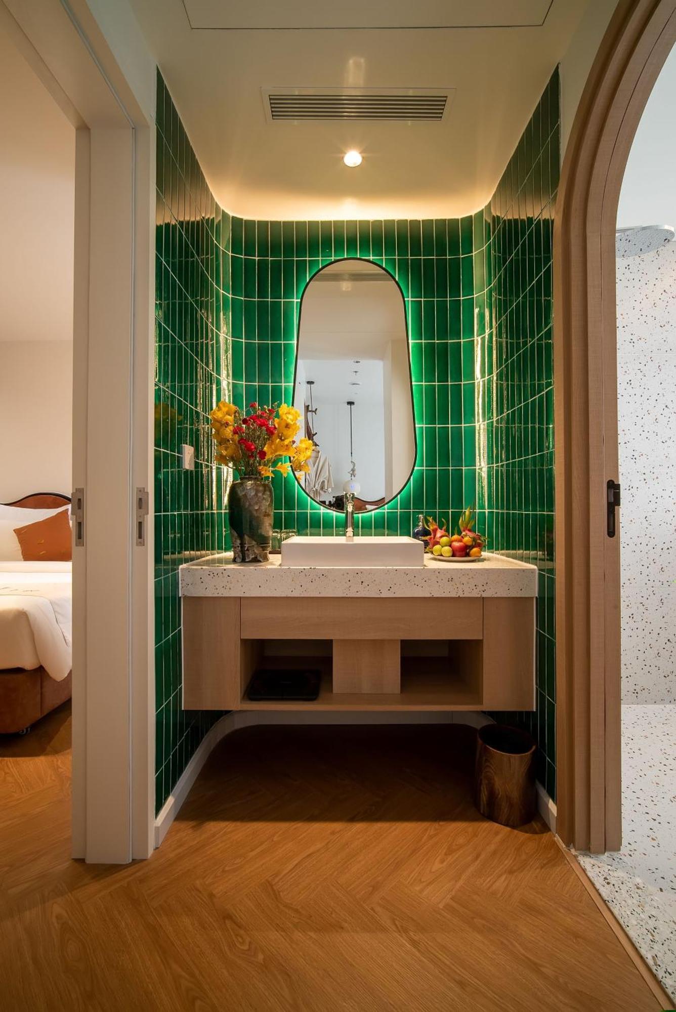 Family Premium Connecting Suite City View Once-time minibar