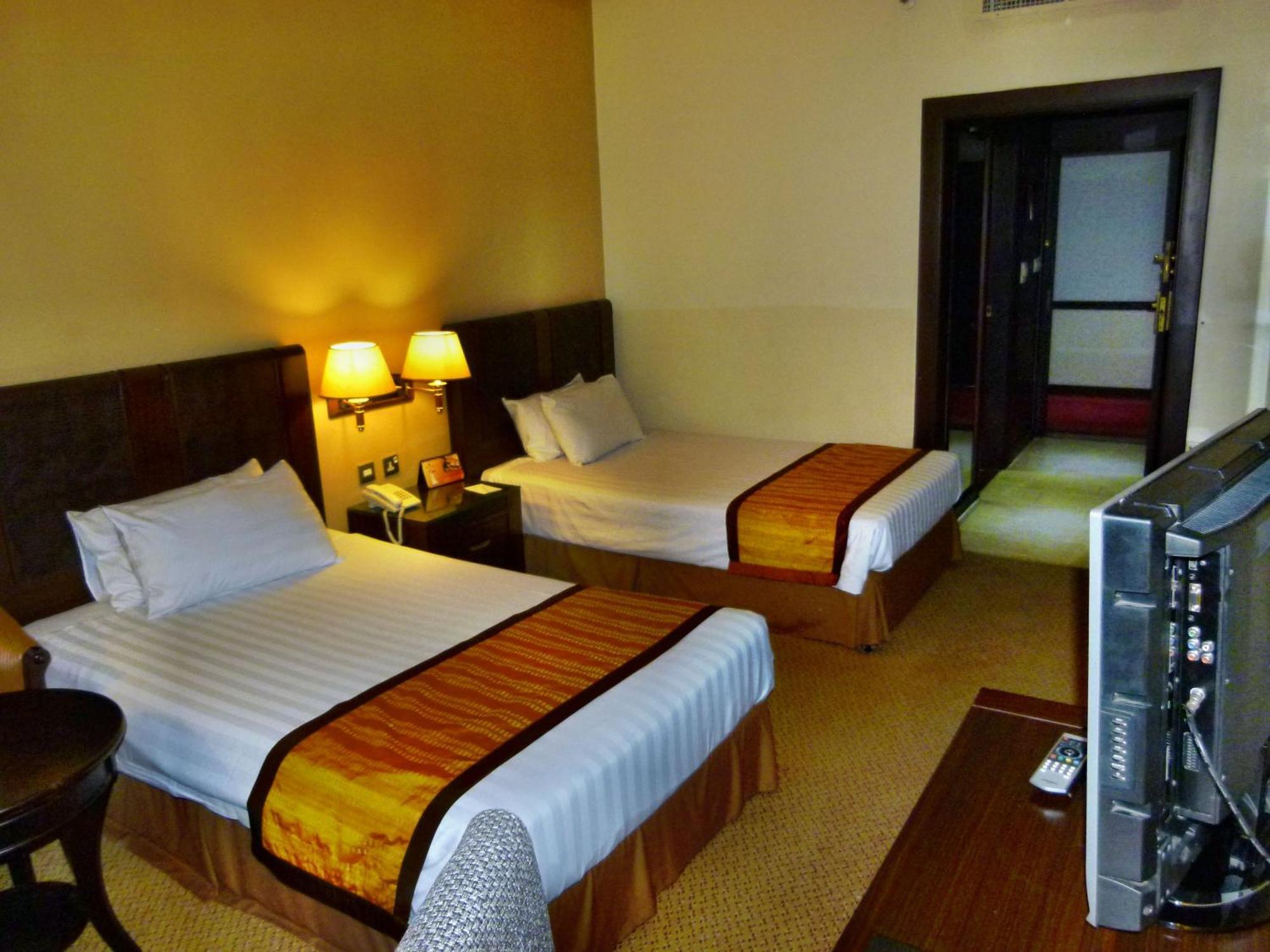 Deluxe Double or Twin Room on F&B