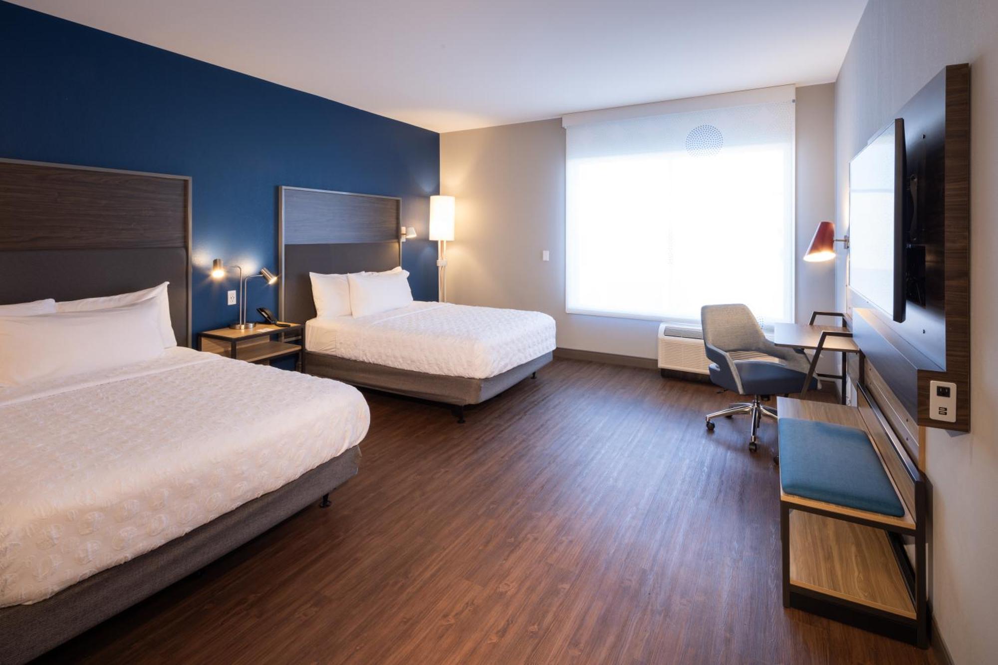 Queen Room Two Queen Beds Walk Shower
