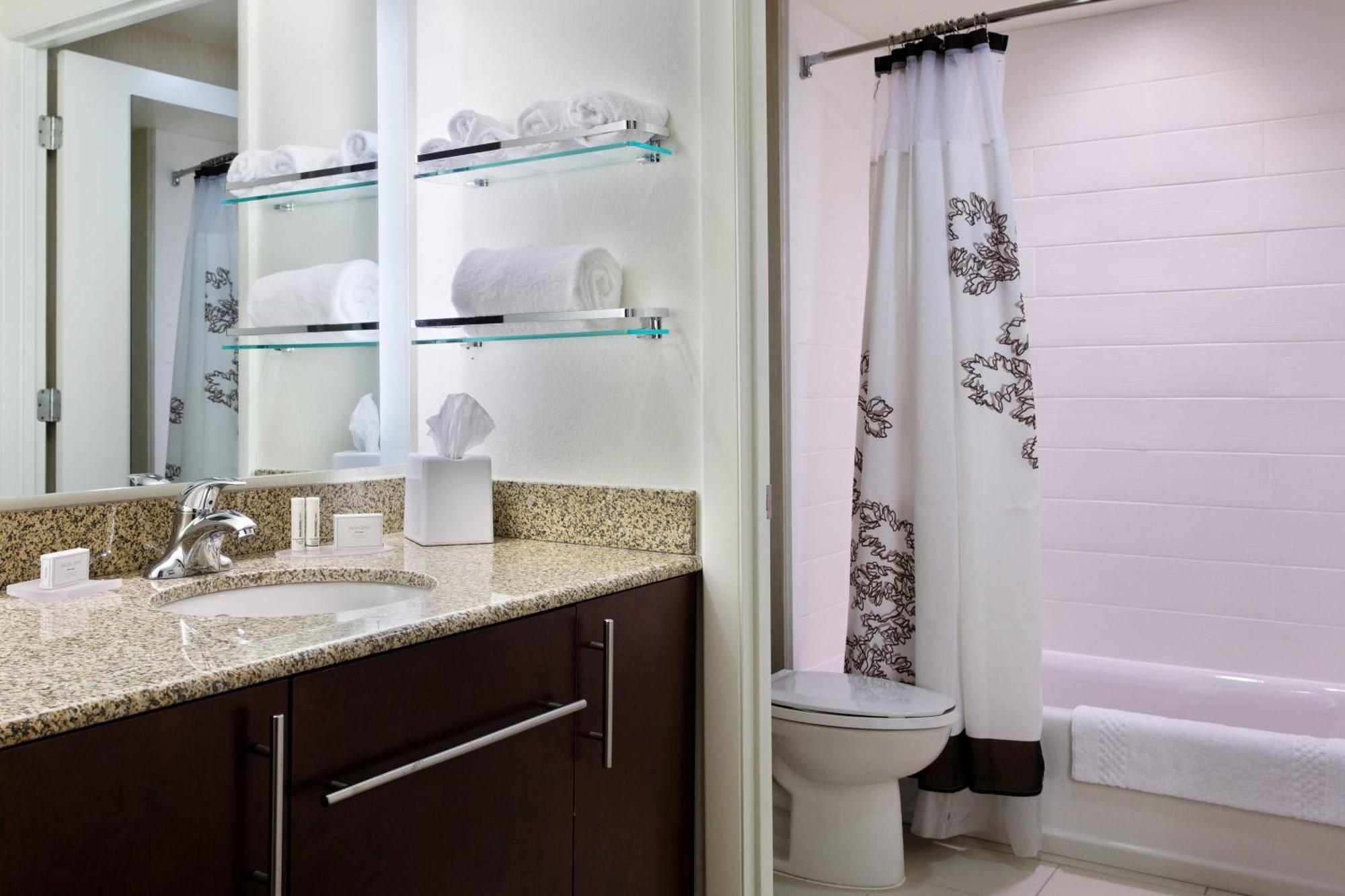 One Bedroom King Suite