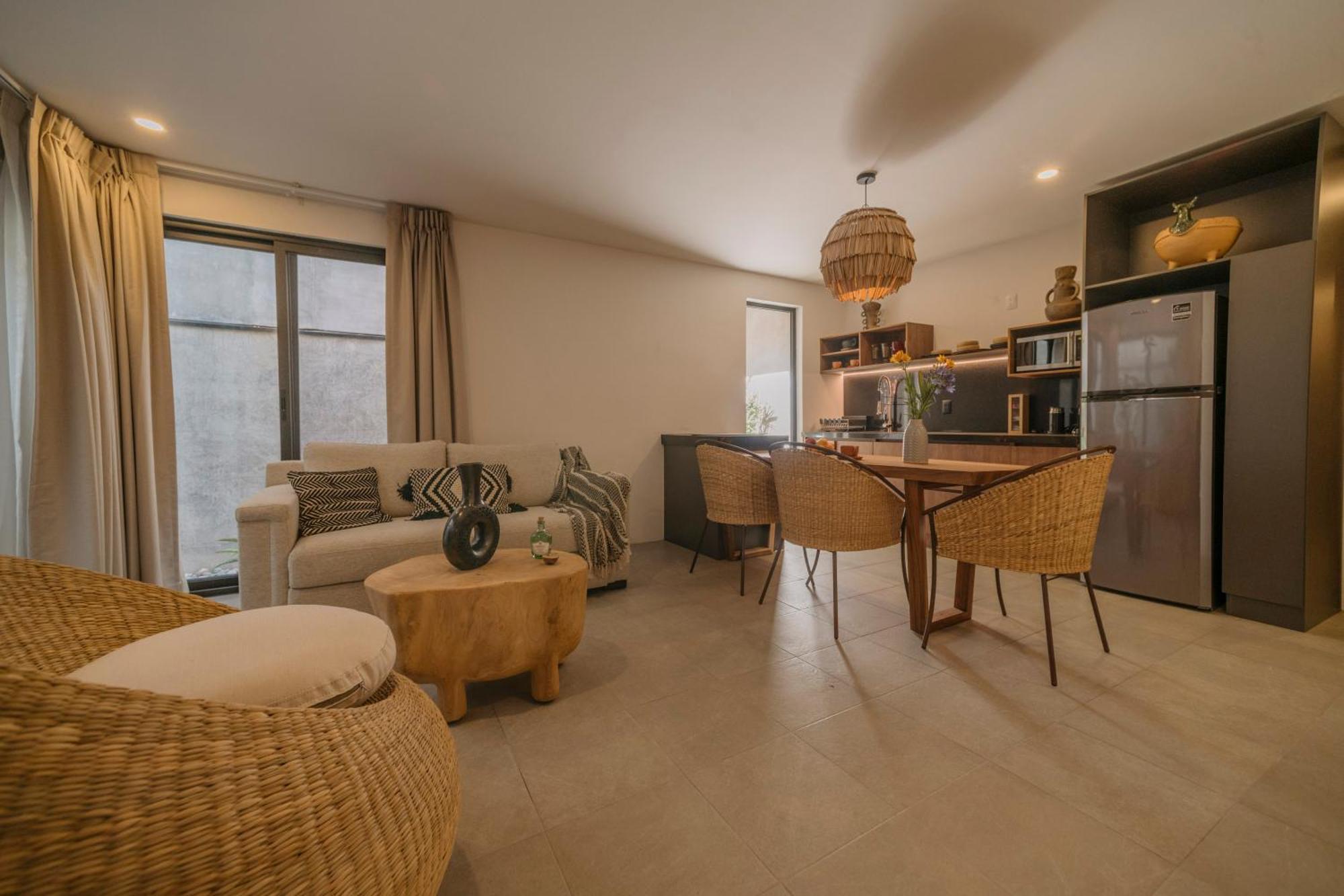 Deluxe King Suite