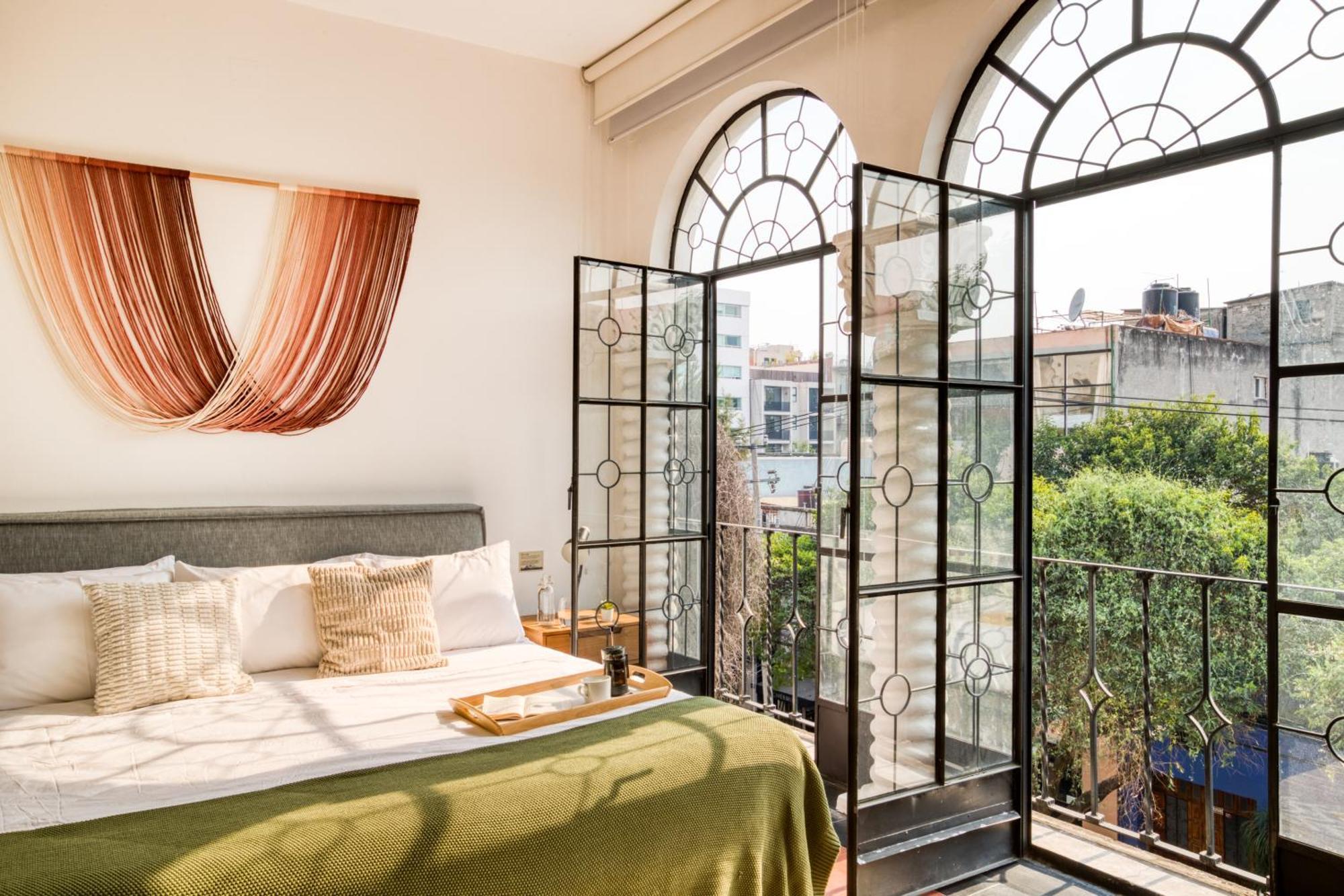 Deluxe King Suite