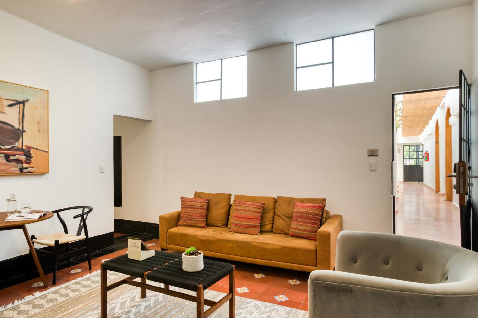 Deluxe King Suite