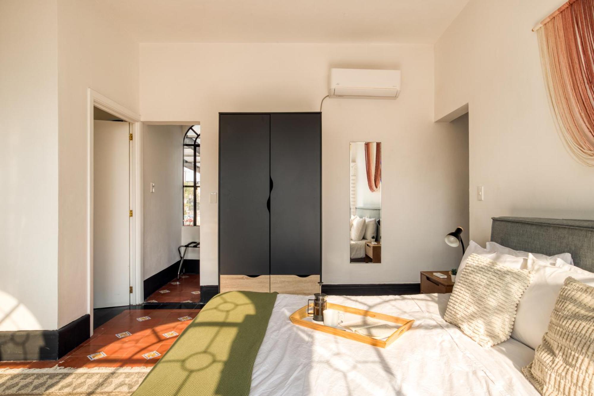 Deluxe King Suite