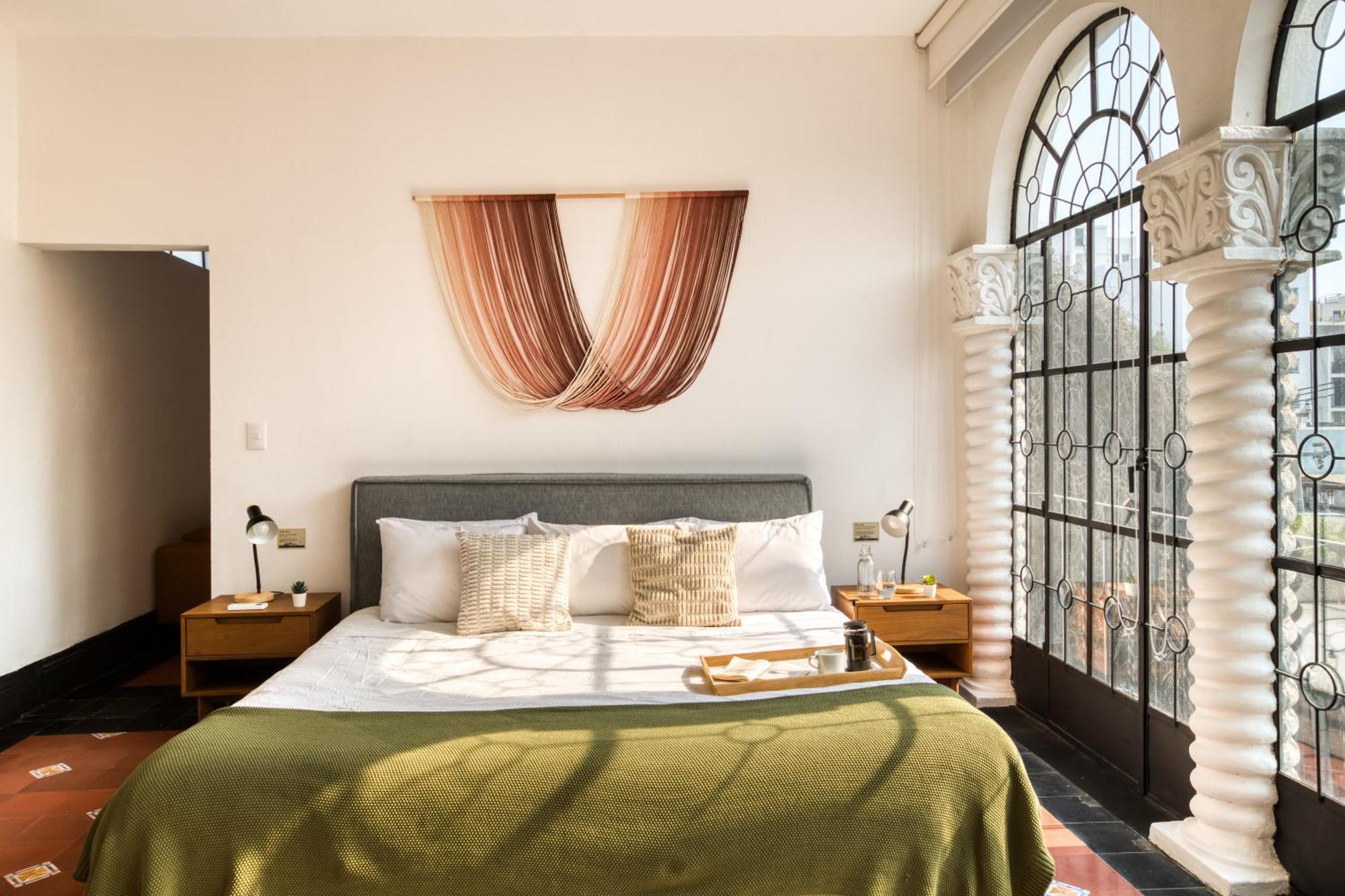Deluxe King Suite