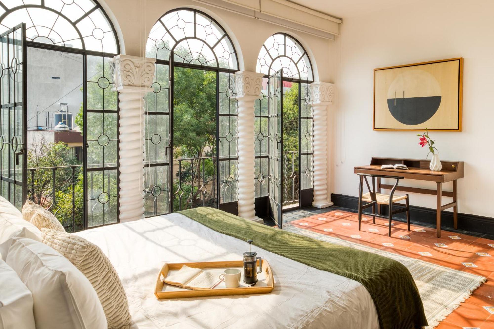 Deluxe King Suite