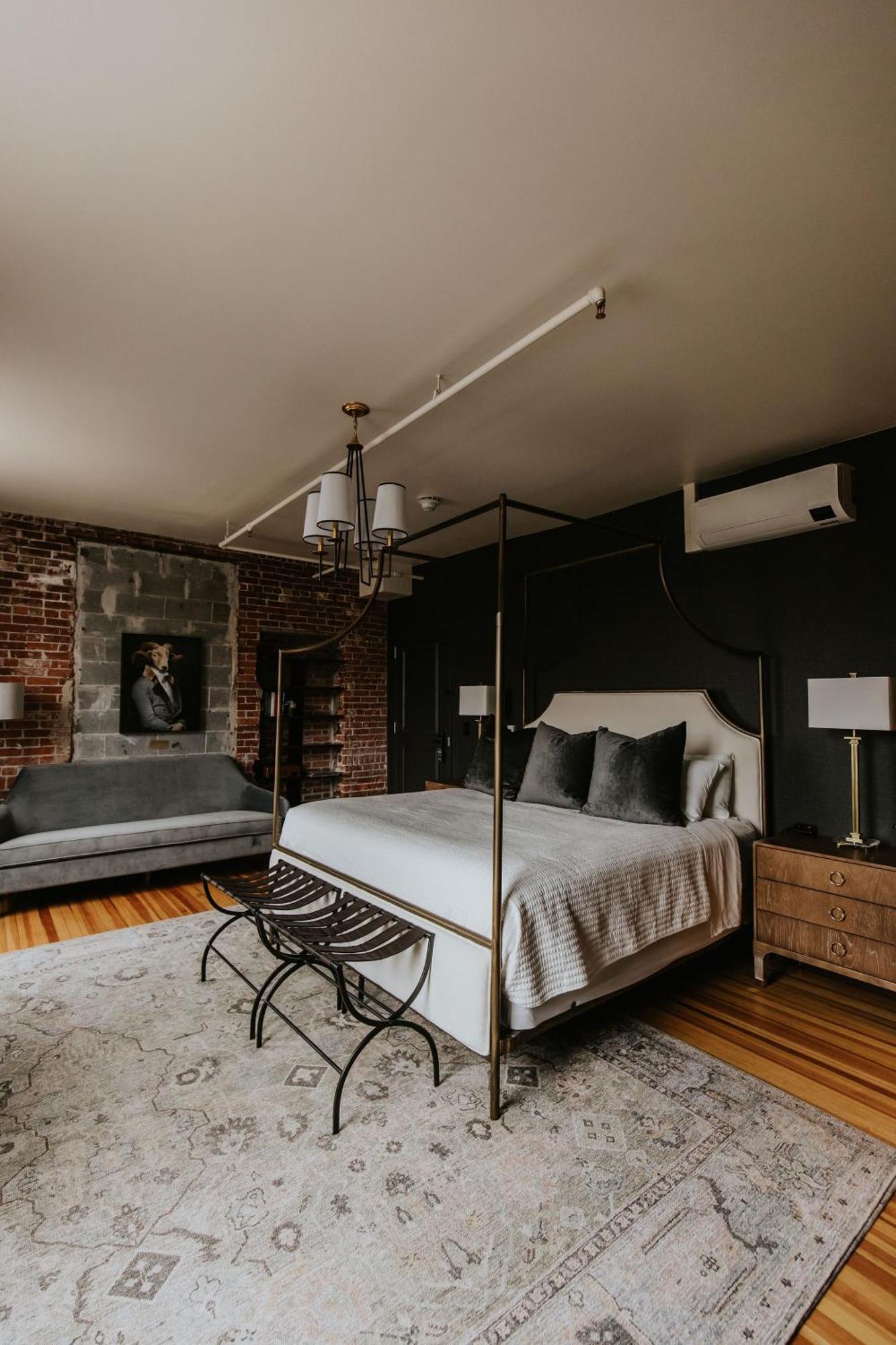 Superior King Suite