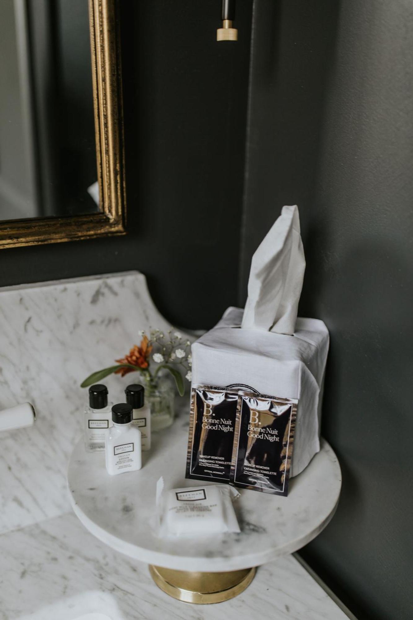 Deluxe King Suite