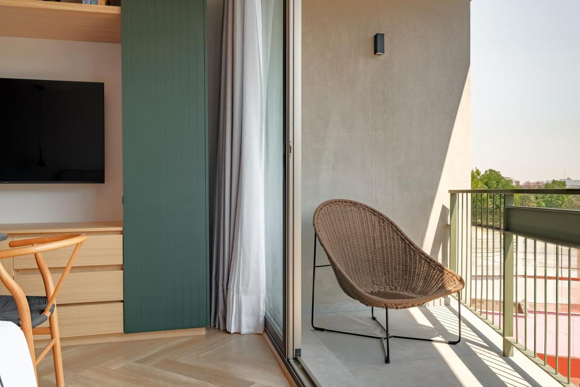 Studio Balcony