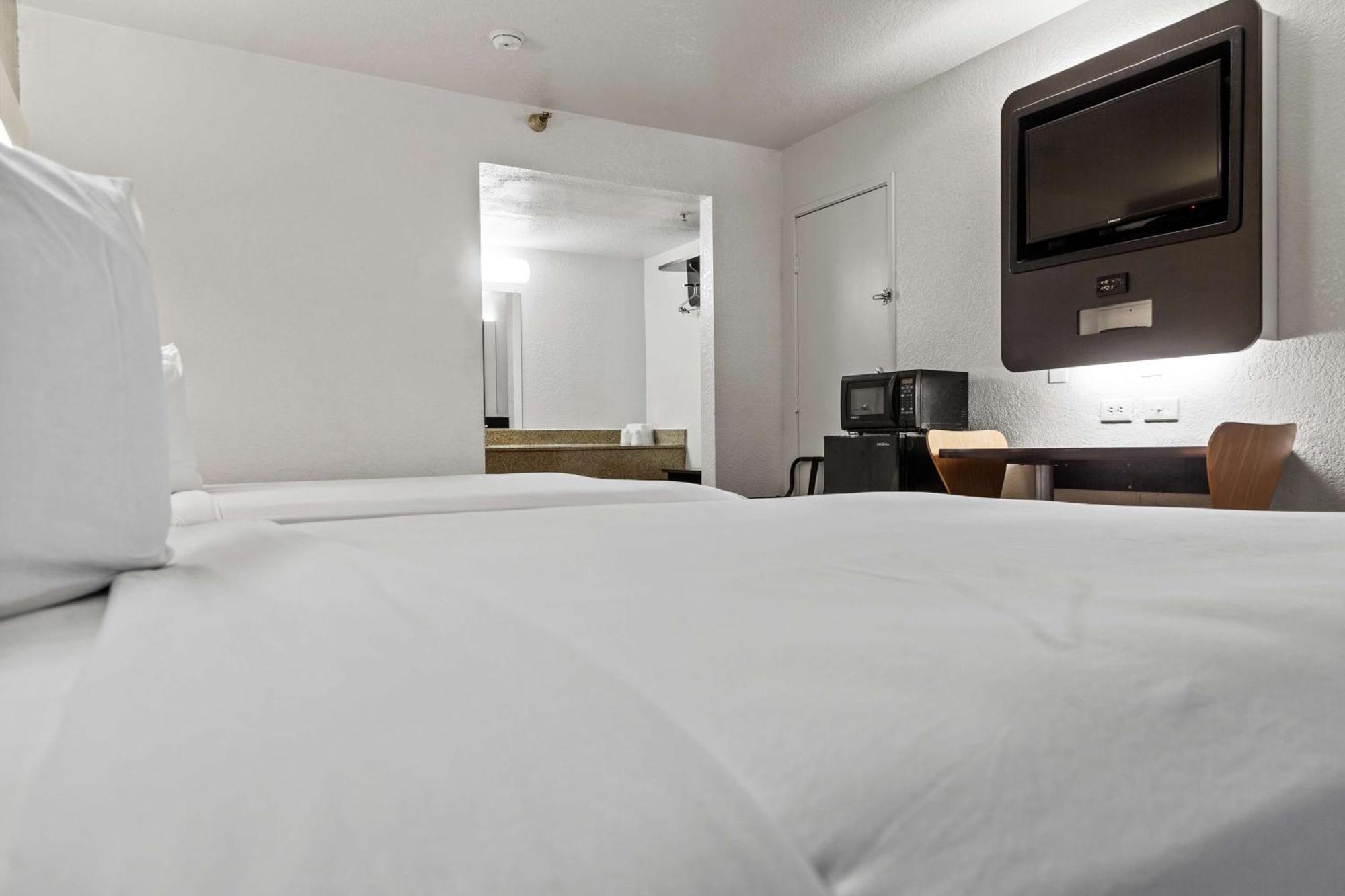 Deluxe Queen Room with Two Queen Beds