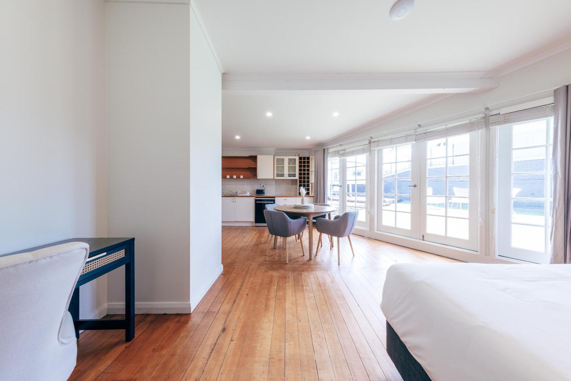 Deluxe Studio with Terrace - Shared Bathroom
