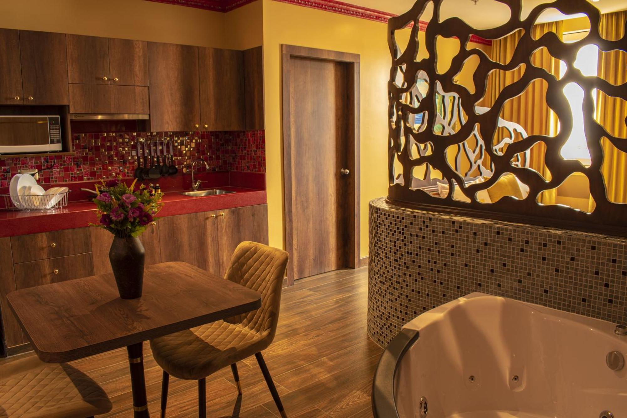 King Suite Spa Bath