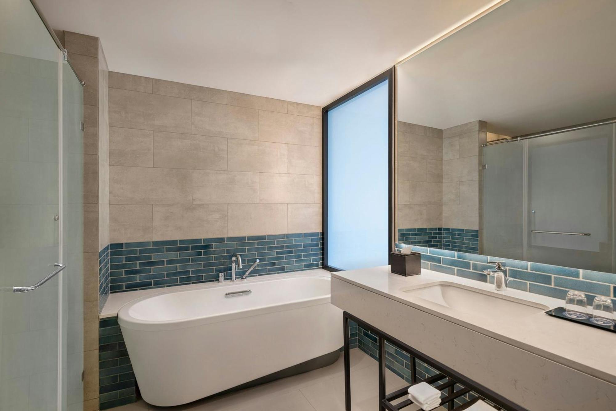 Executive King Suite City View