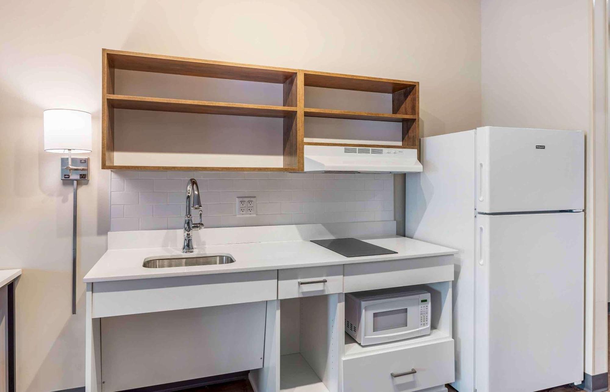 Queen studio with 1 Queen Bed - Disability Access/Non-Smoking
