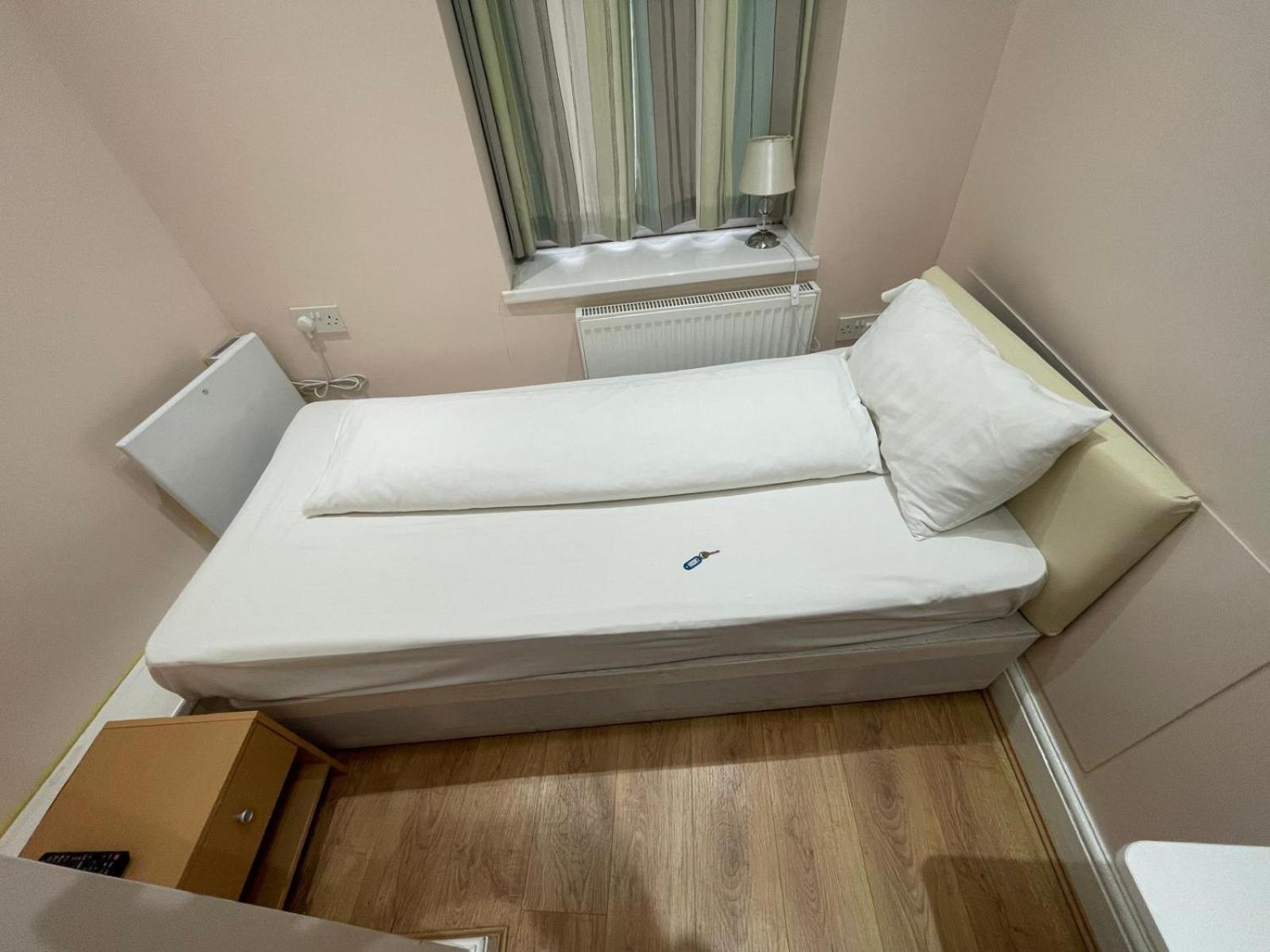 Single Room Private Bathroom