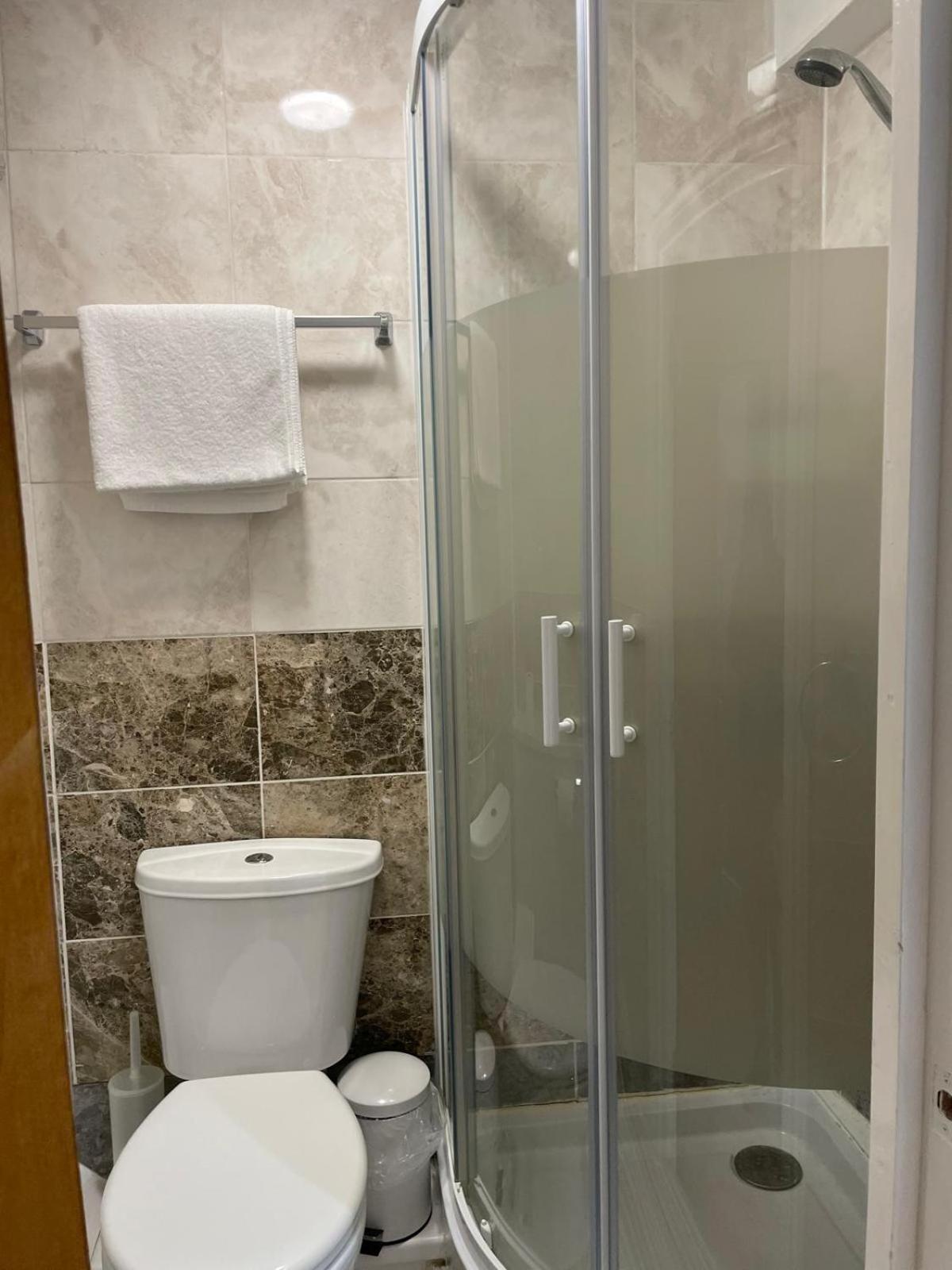 Single Room Private Bathroom