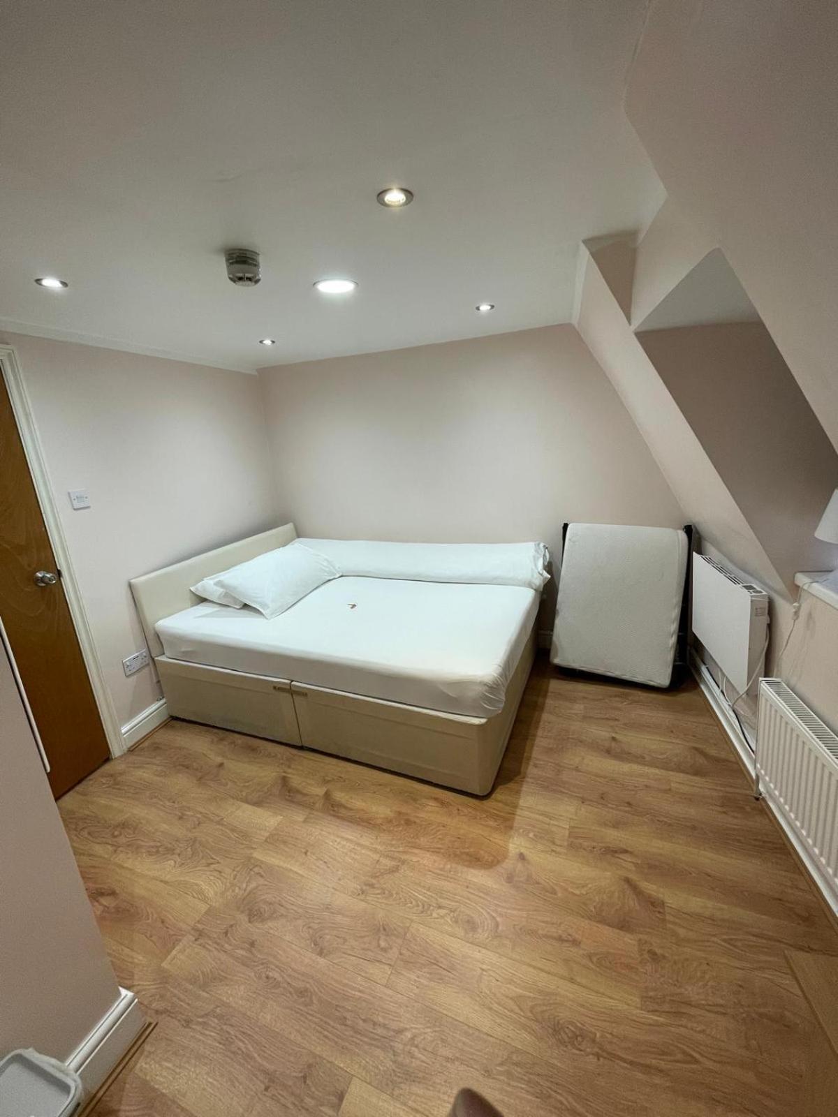 Double Room Private Bathroom