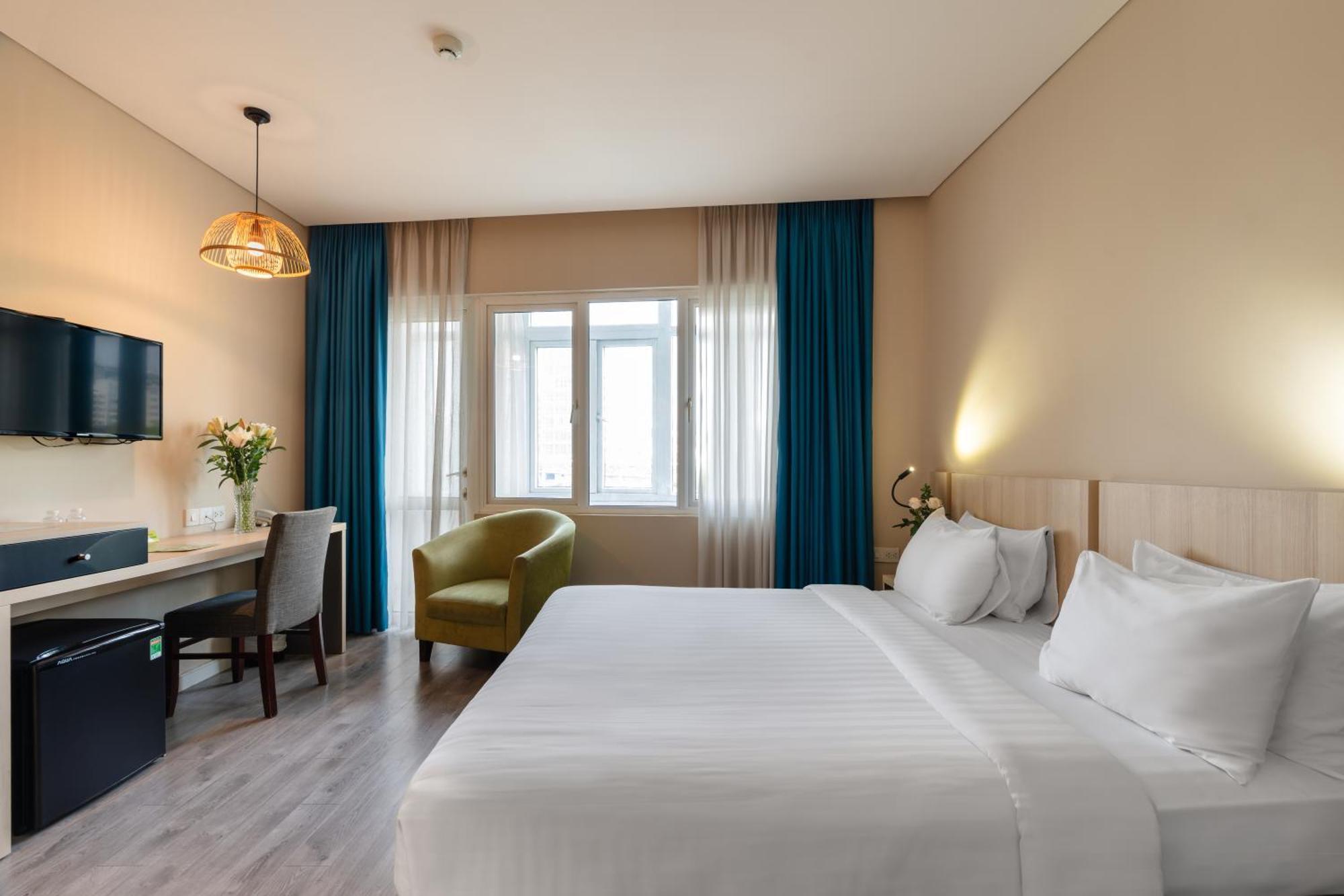Premier Deluxe Parkview Room