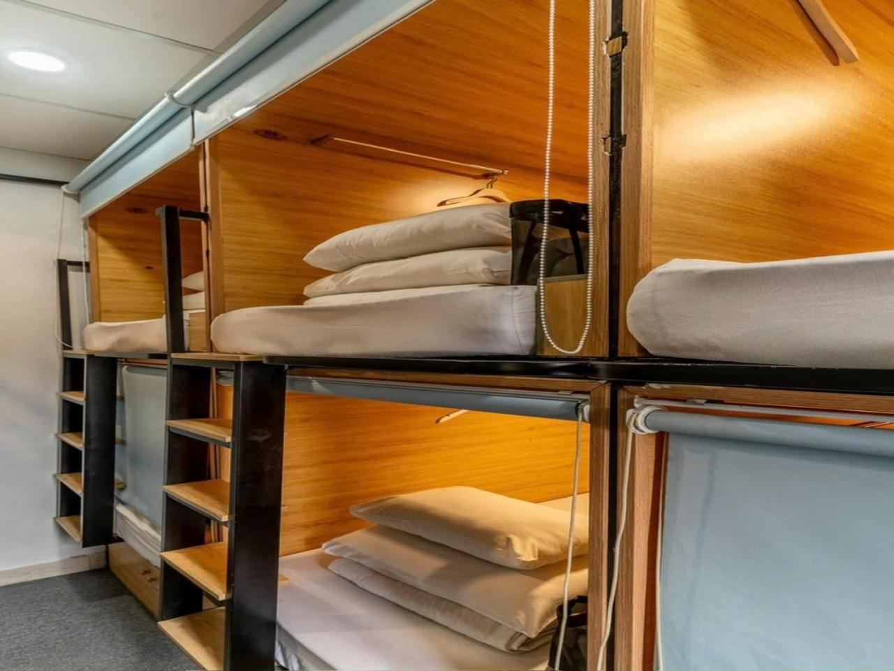 Single Bed Mixed Dormitory Room