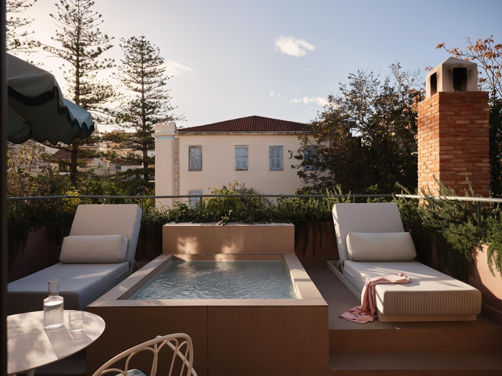 Junior Suite Outdoor Jacuzzi