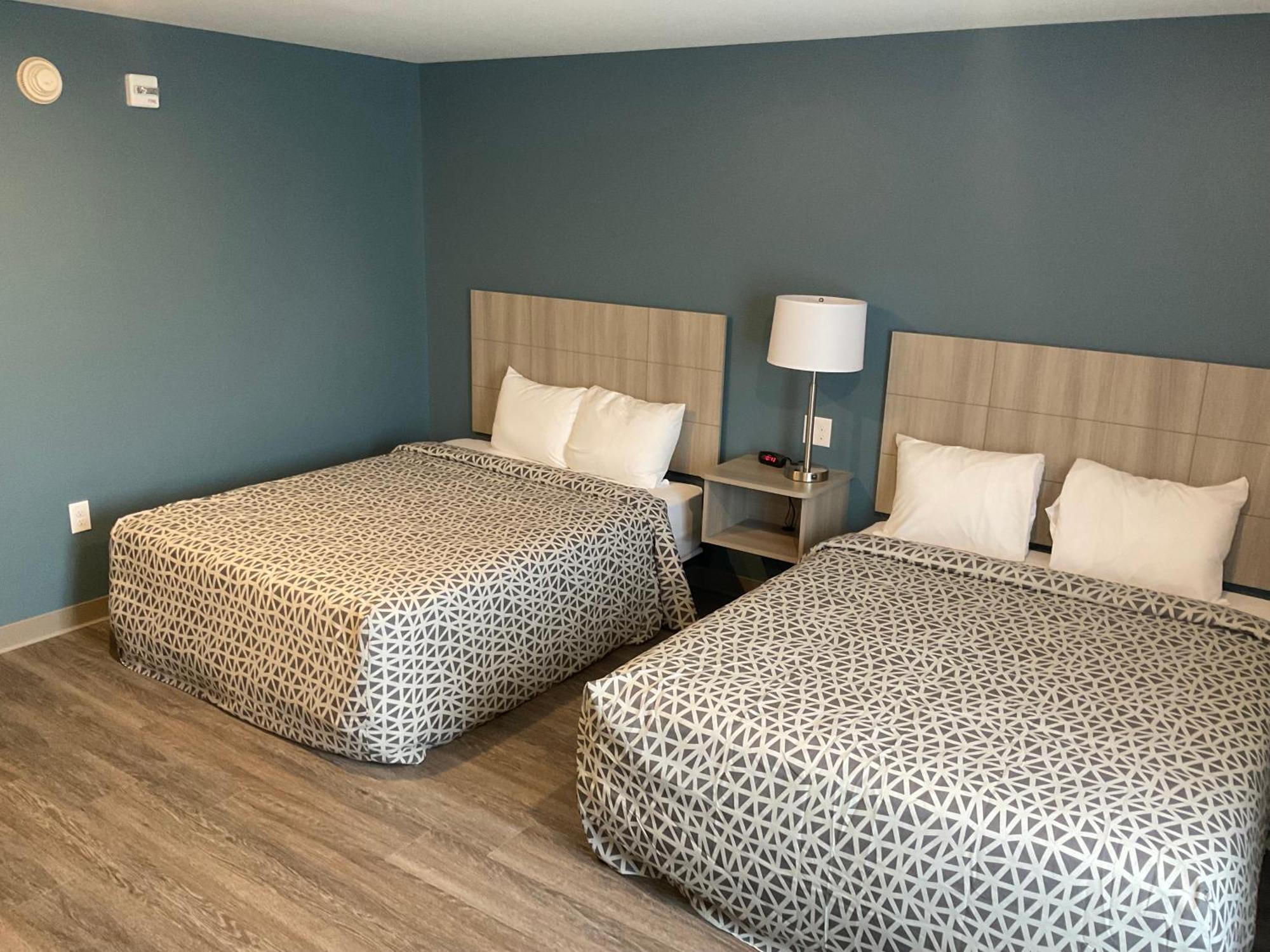 QUEEN SUITE TWO QUEEN BEDS