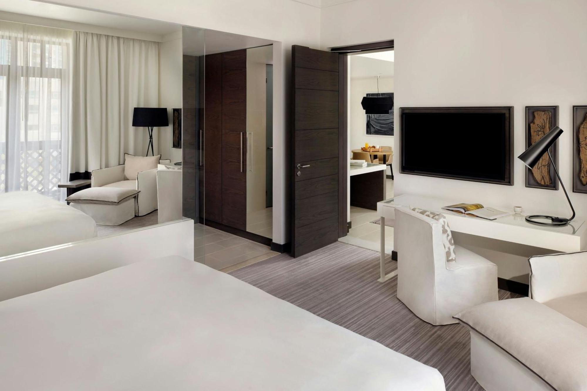 Junior King Suite Balcony City View