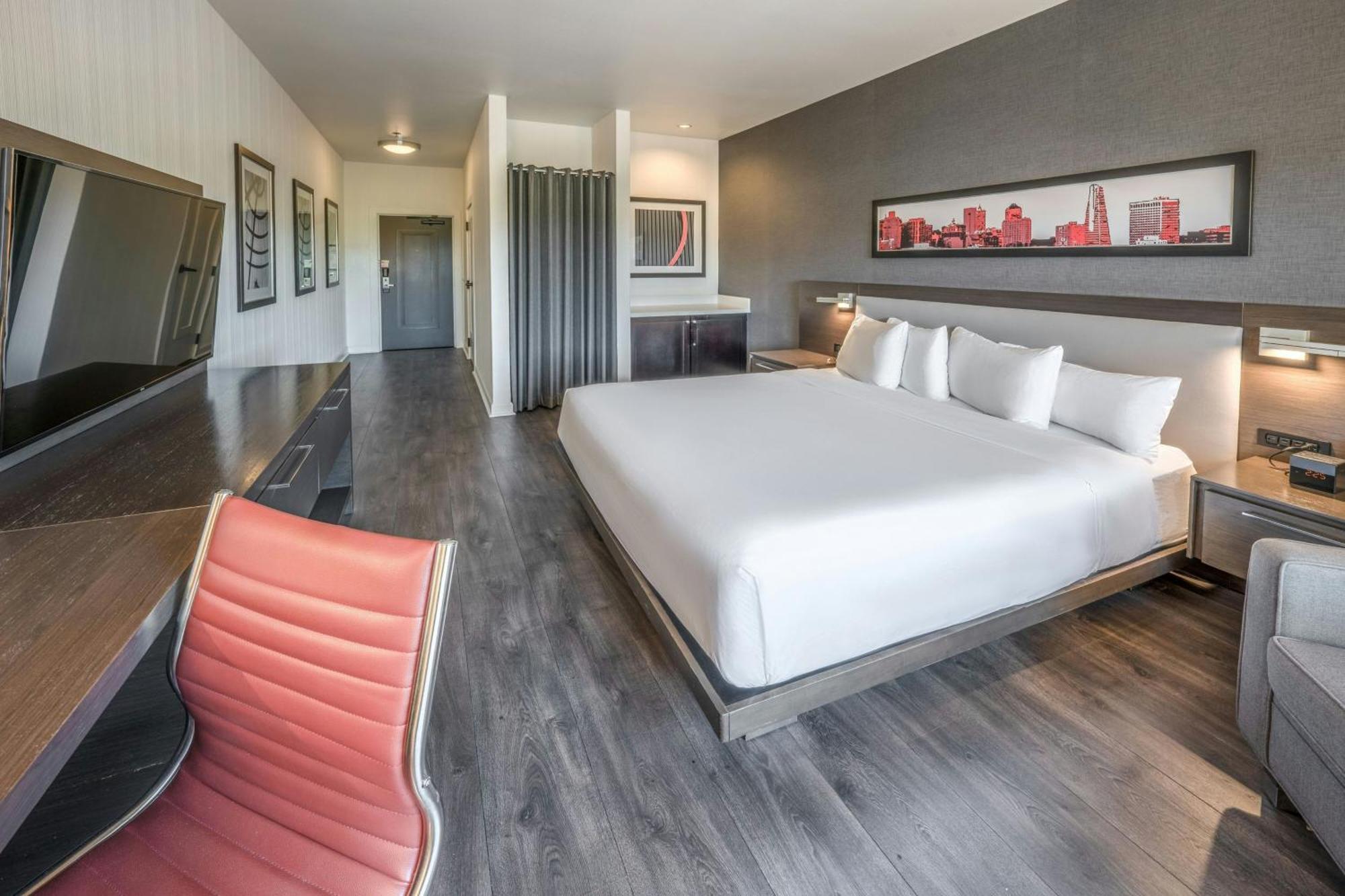 Aloft Guest room 1 King