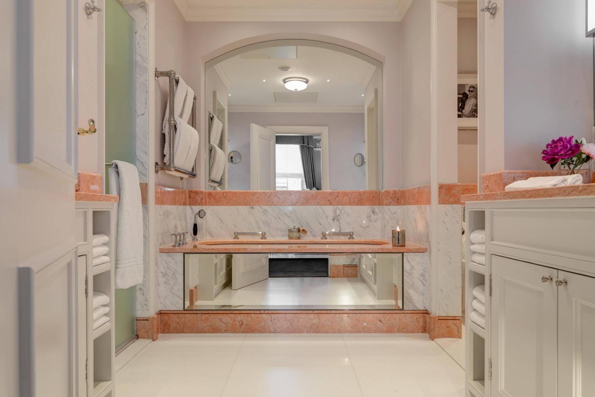 Princess Grace 2 Bedroom Presidential Suite City view