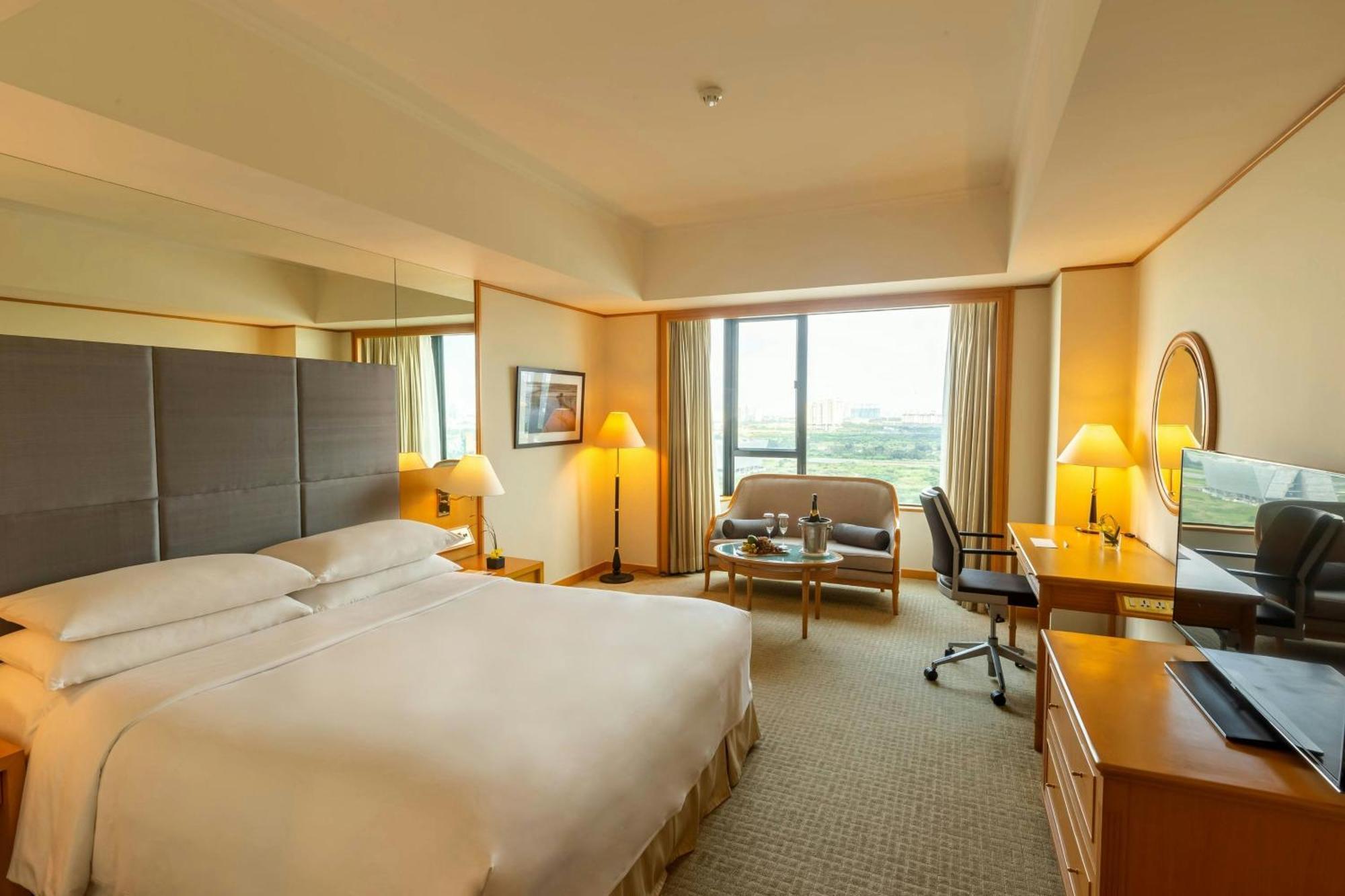 Club King Room River View Club Level