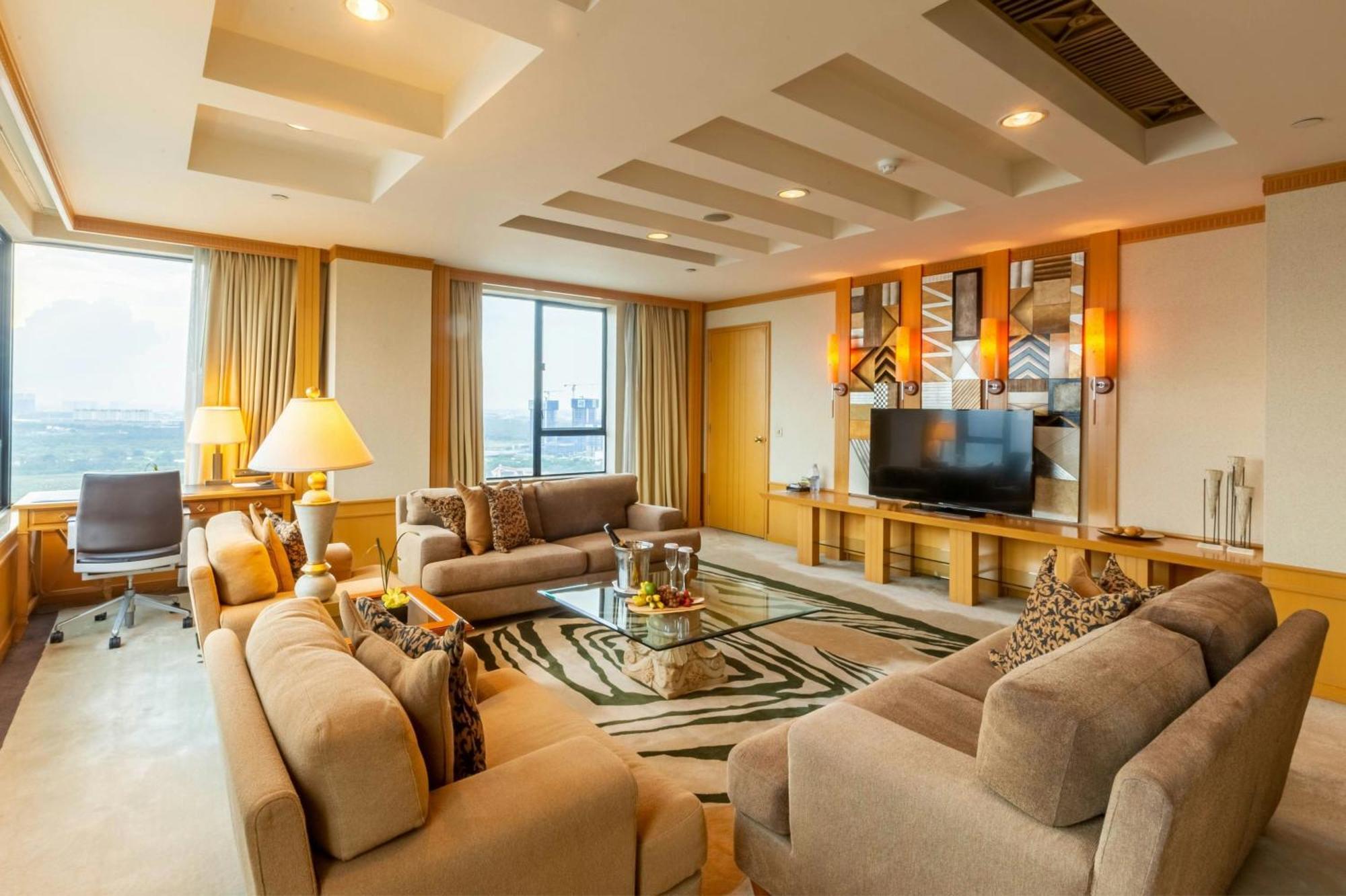 Presidential King Suite River View Club Level