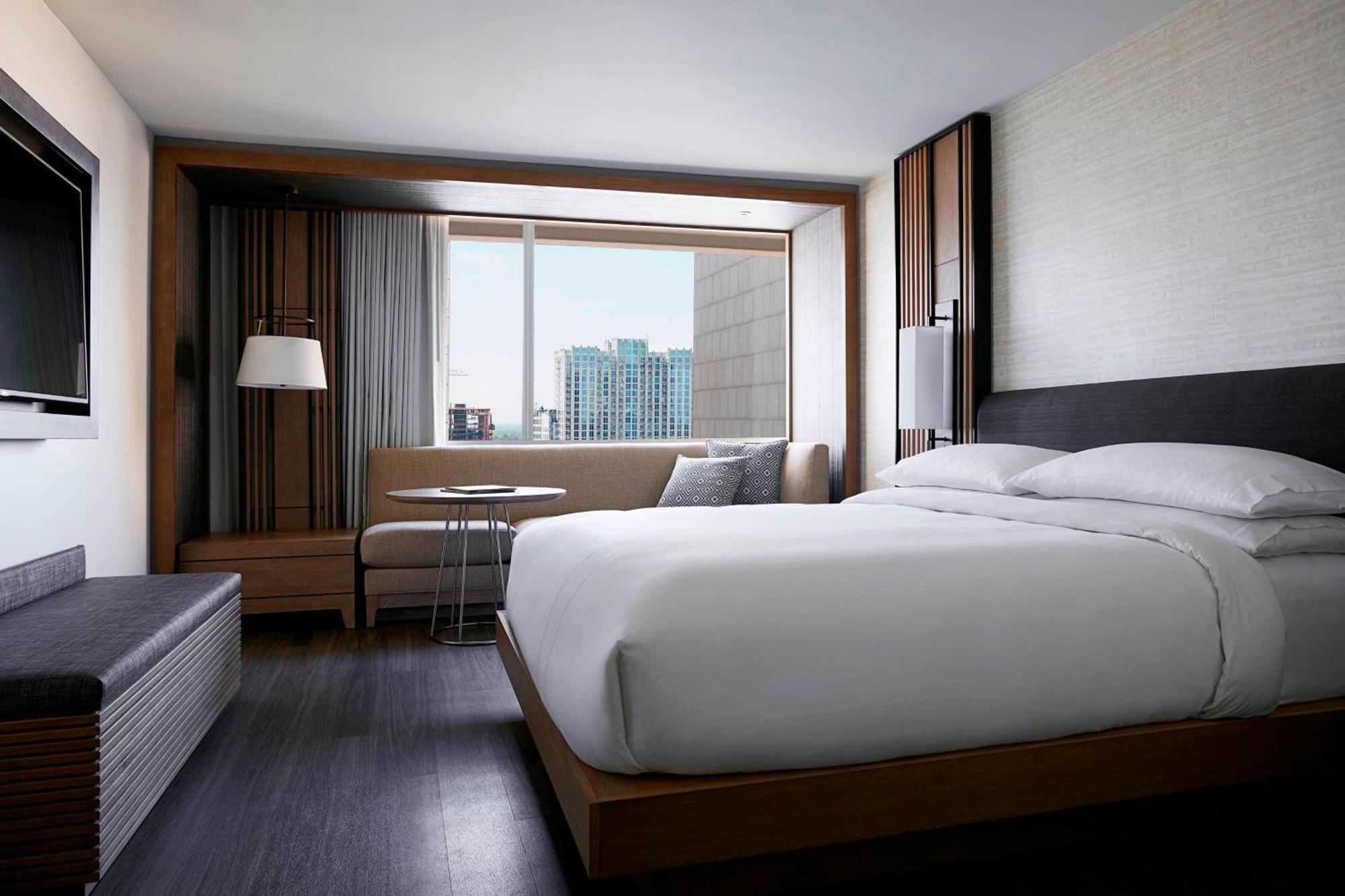 Guest Room with King Bed,1643159609:JPEG