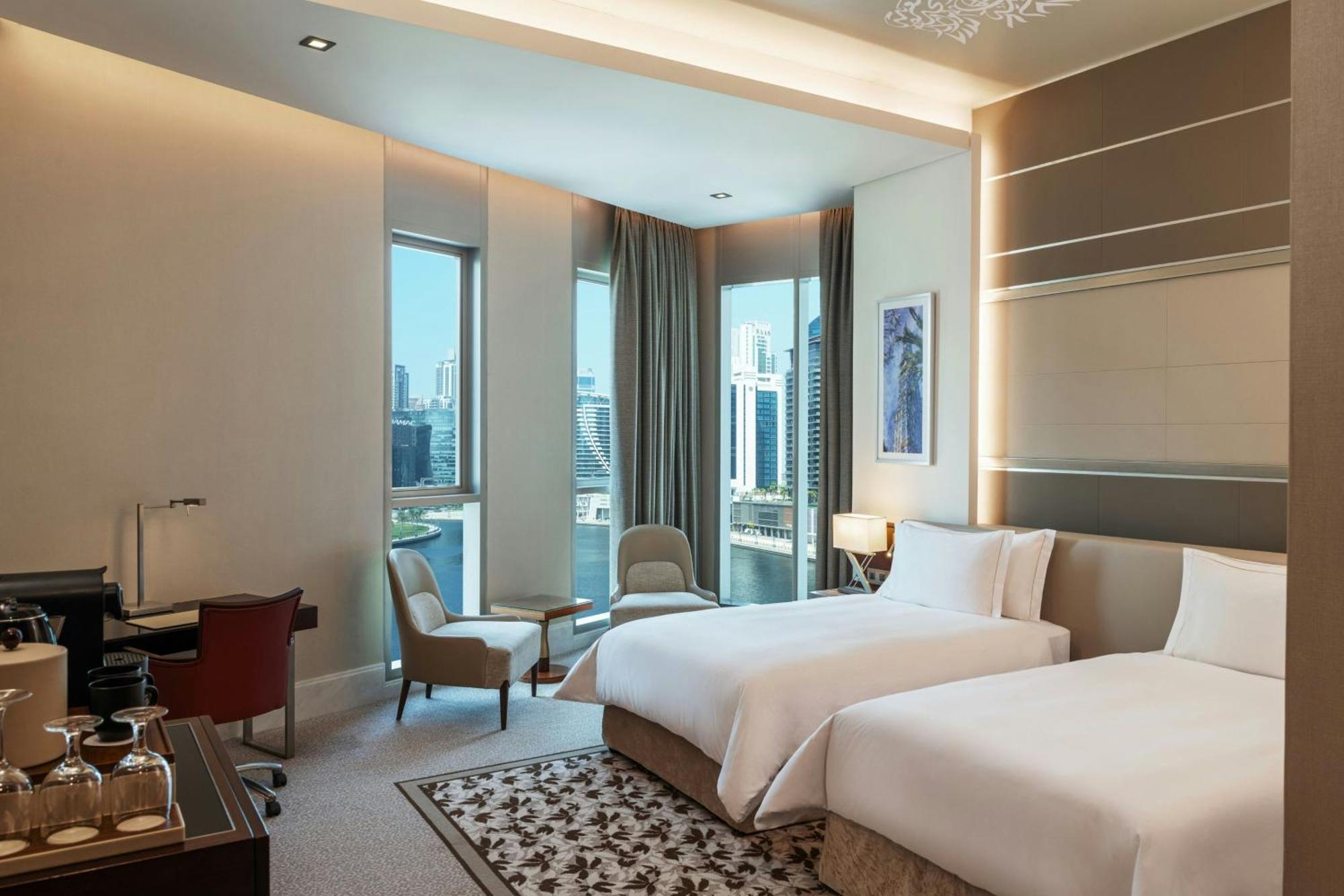 Deluxe Twin Room Bay View Complimentary Shuttle to Dubai Mall Bay Metro Station & Kite Beach