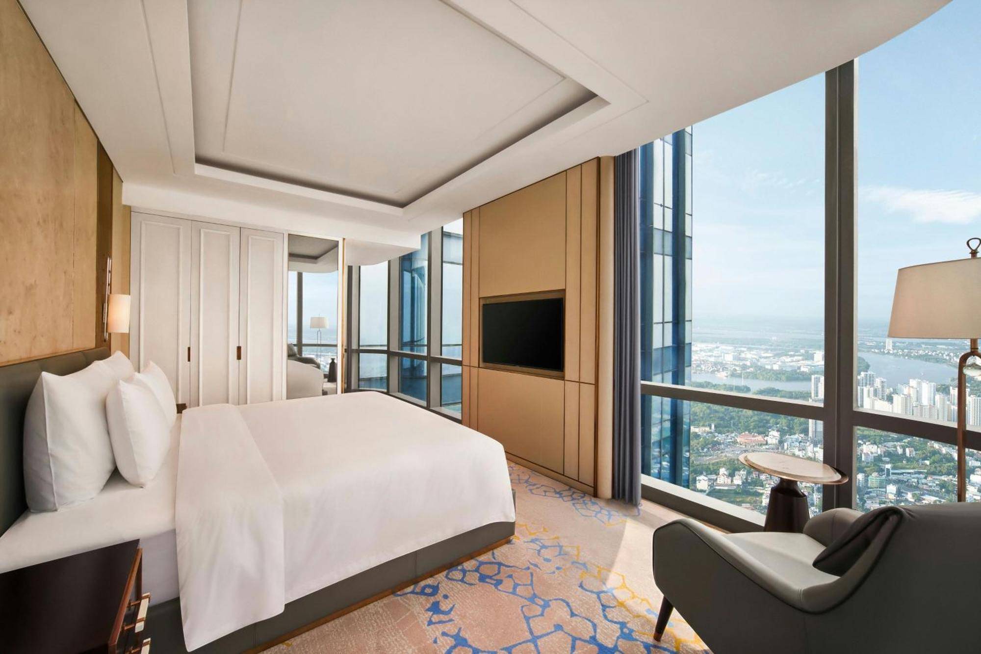 Club King Room Panoramic View Club Lounge Access