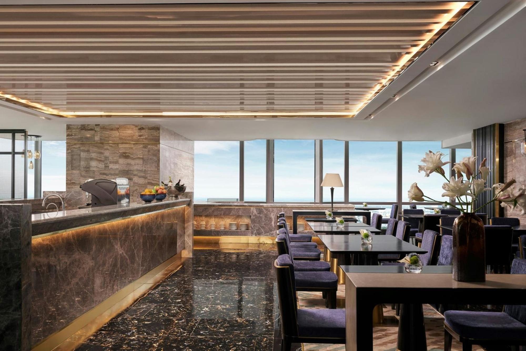 Club Twin Room Panoramic View Club Lounge Access