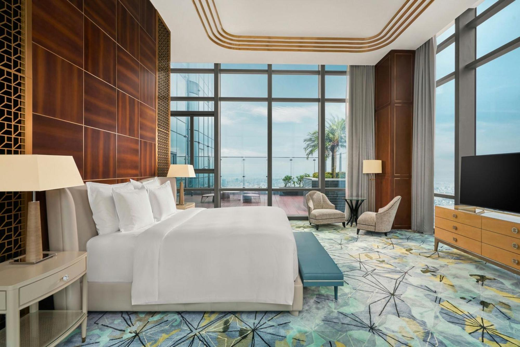 Presidential Suite Club Lounge Access