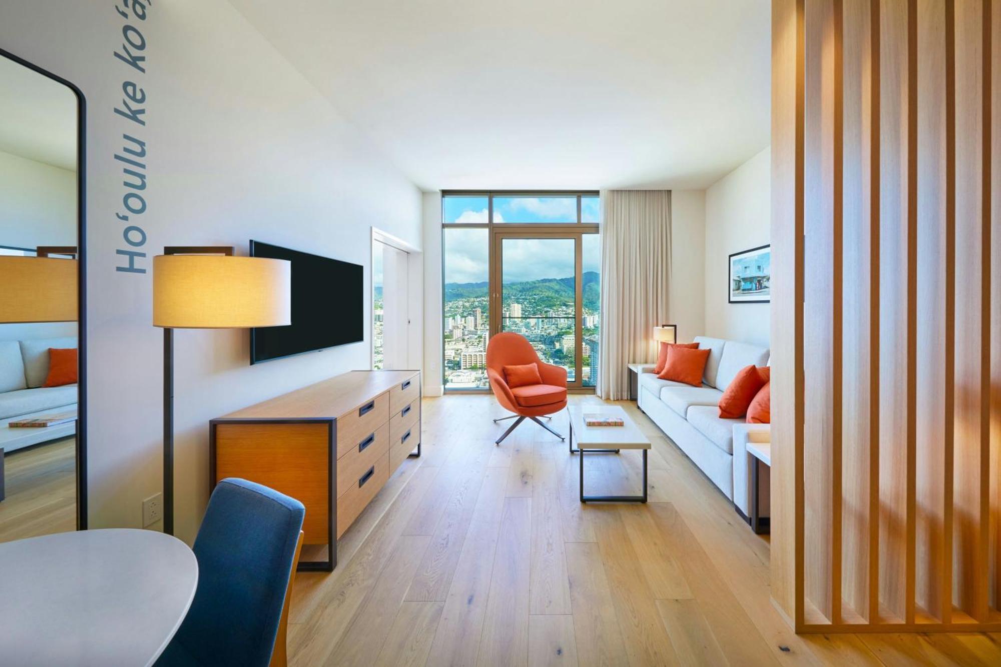 Penthouse King Room Sofa Bed Mountain View