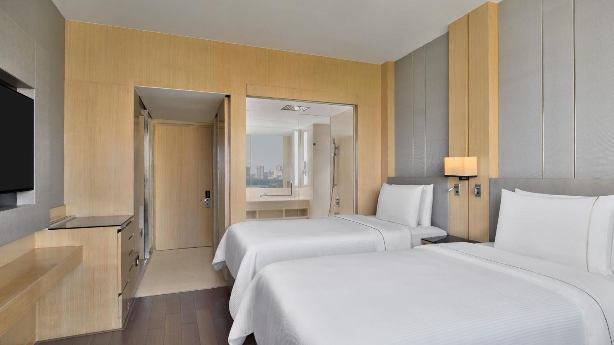 Guest Room 2 Double Bed Lake View Curated high-tea experience & enjoy on F&B Spa