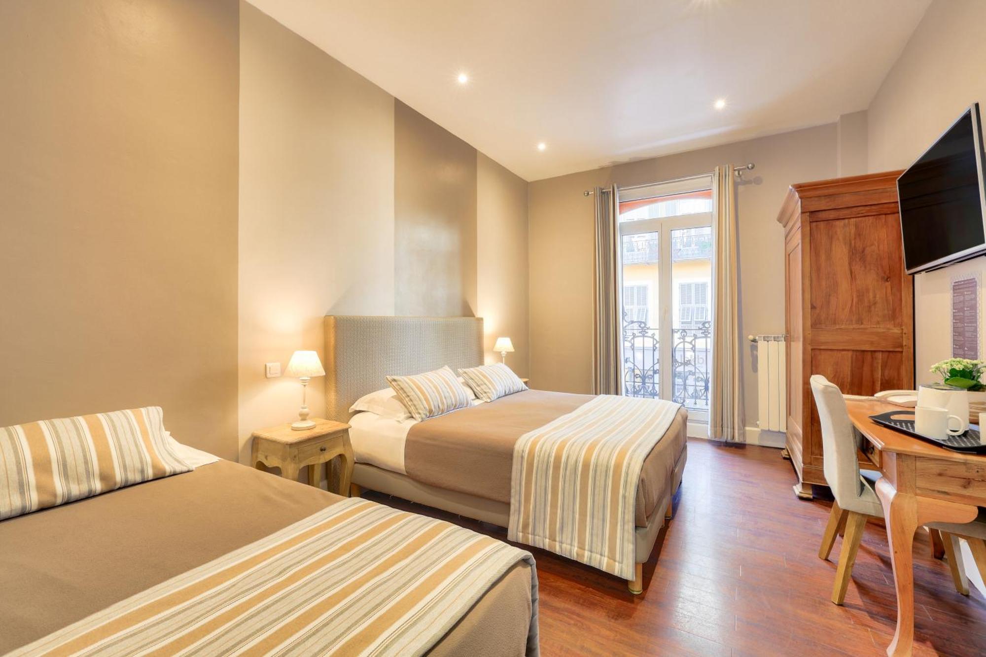 Triple Room