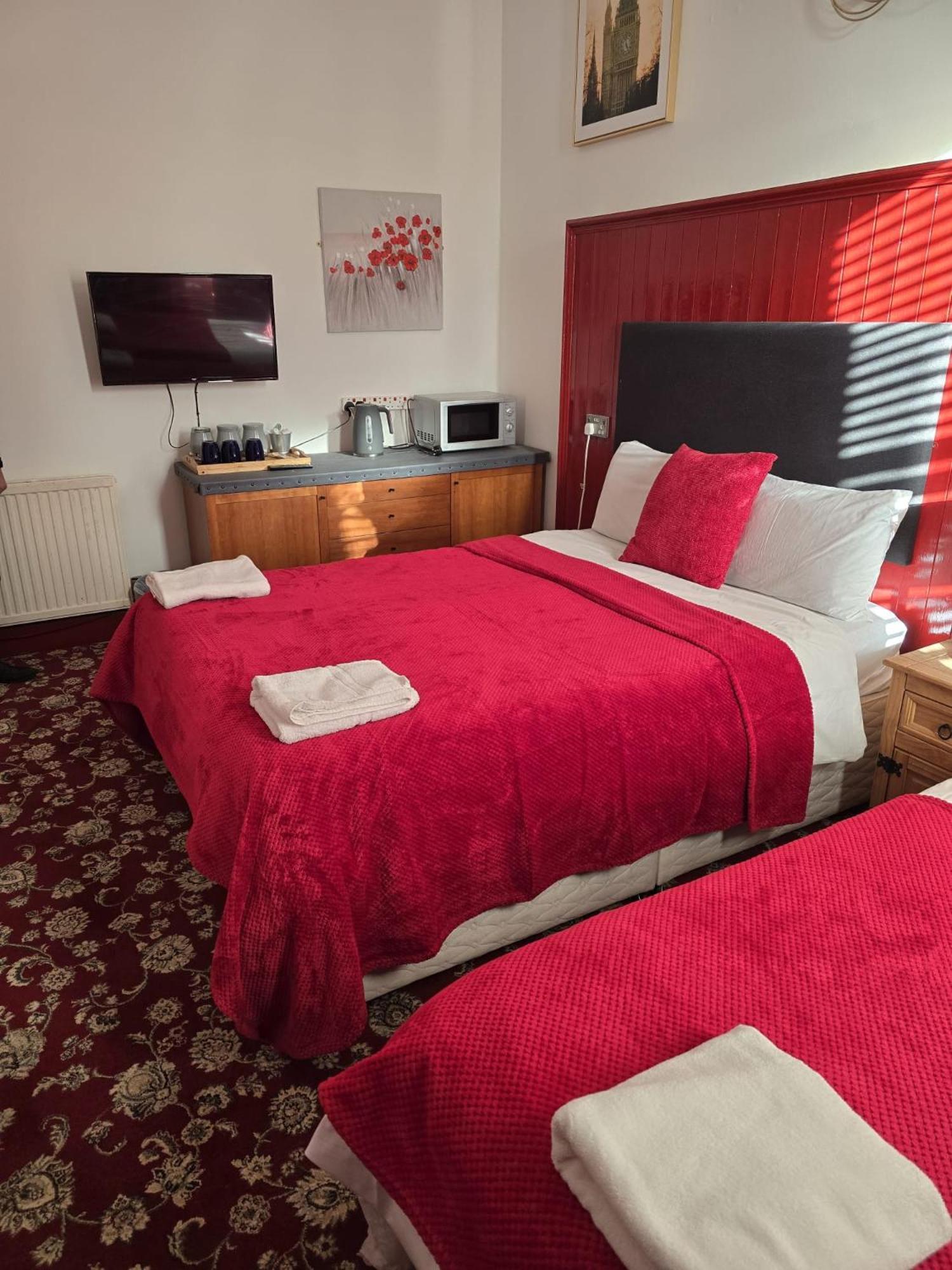 Basic Triple Room