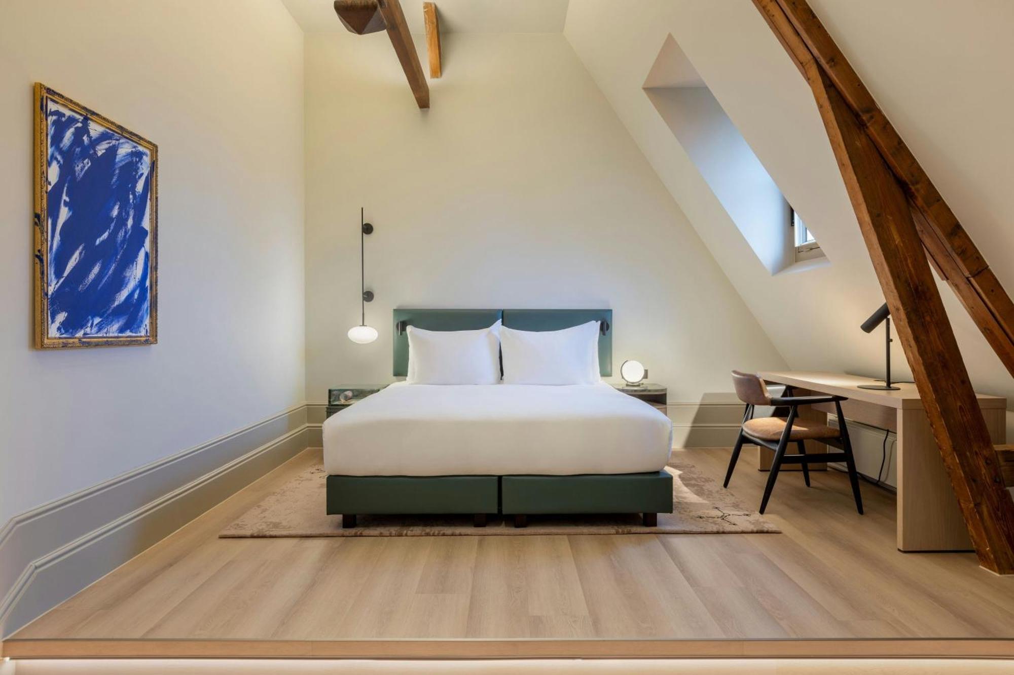 Junior King Suite