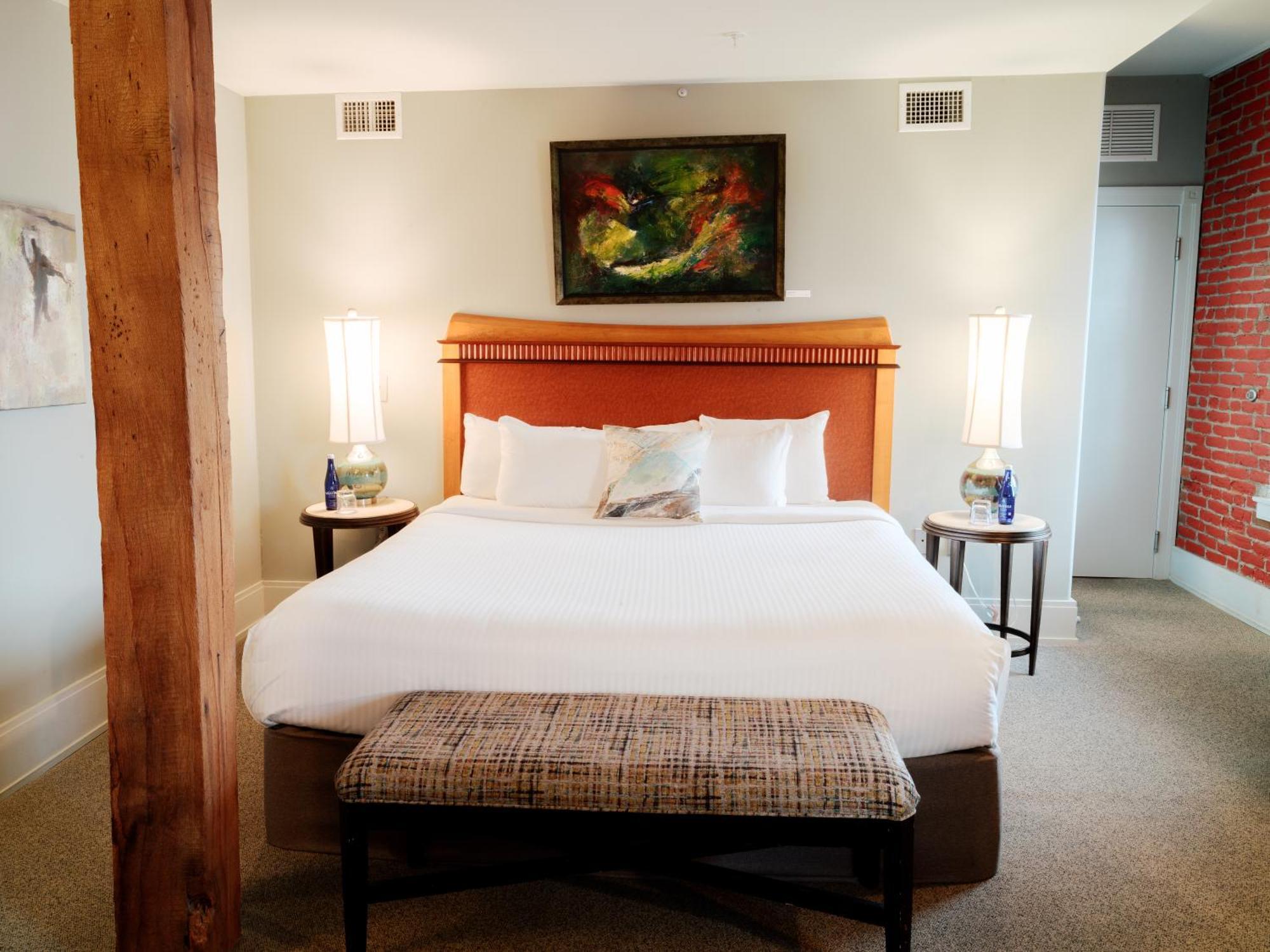 Deluxe King Room